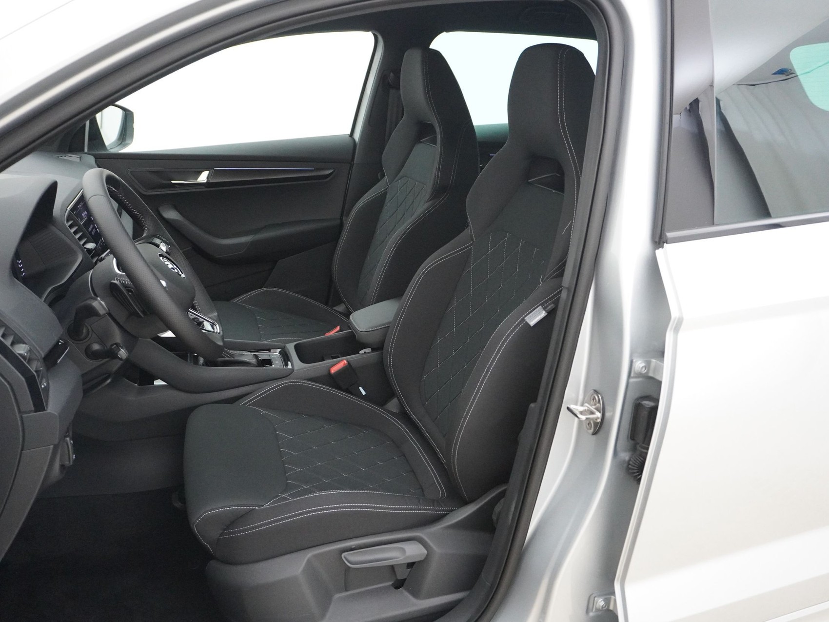 SKODA Karoq 2.0 TSI SportLine DSG 4x4-image-12