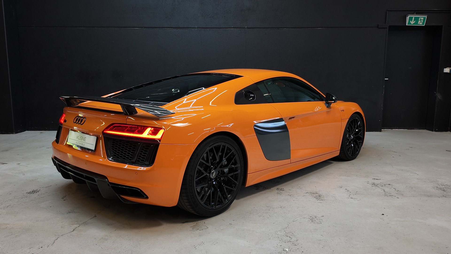 AUDI R8 Coupé 5.2 plus S-Tronic-image-5