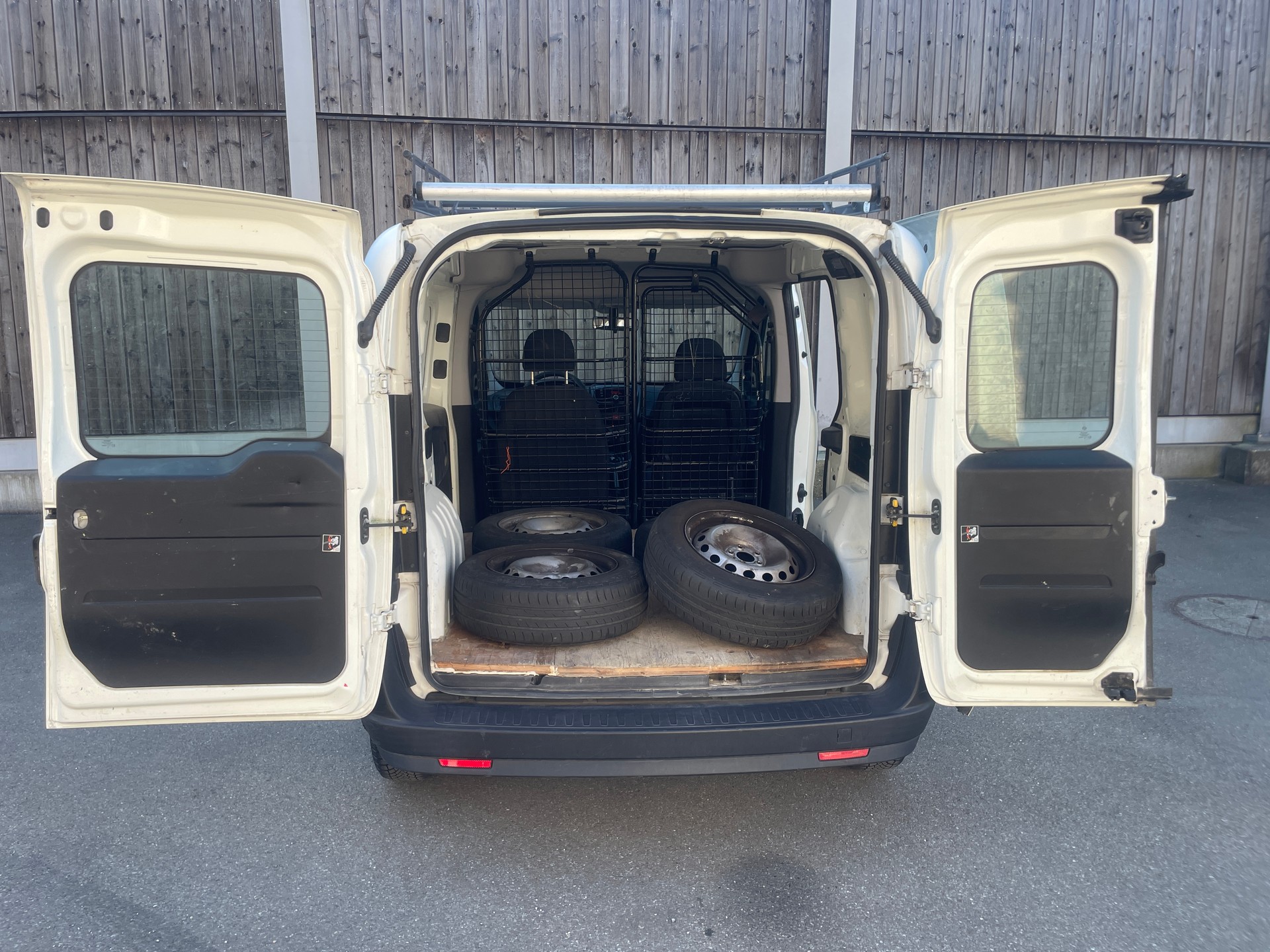 OPEL Combo 1.6 CDTI ecoFLEX Easytronic 2.2 L1H1-image-6