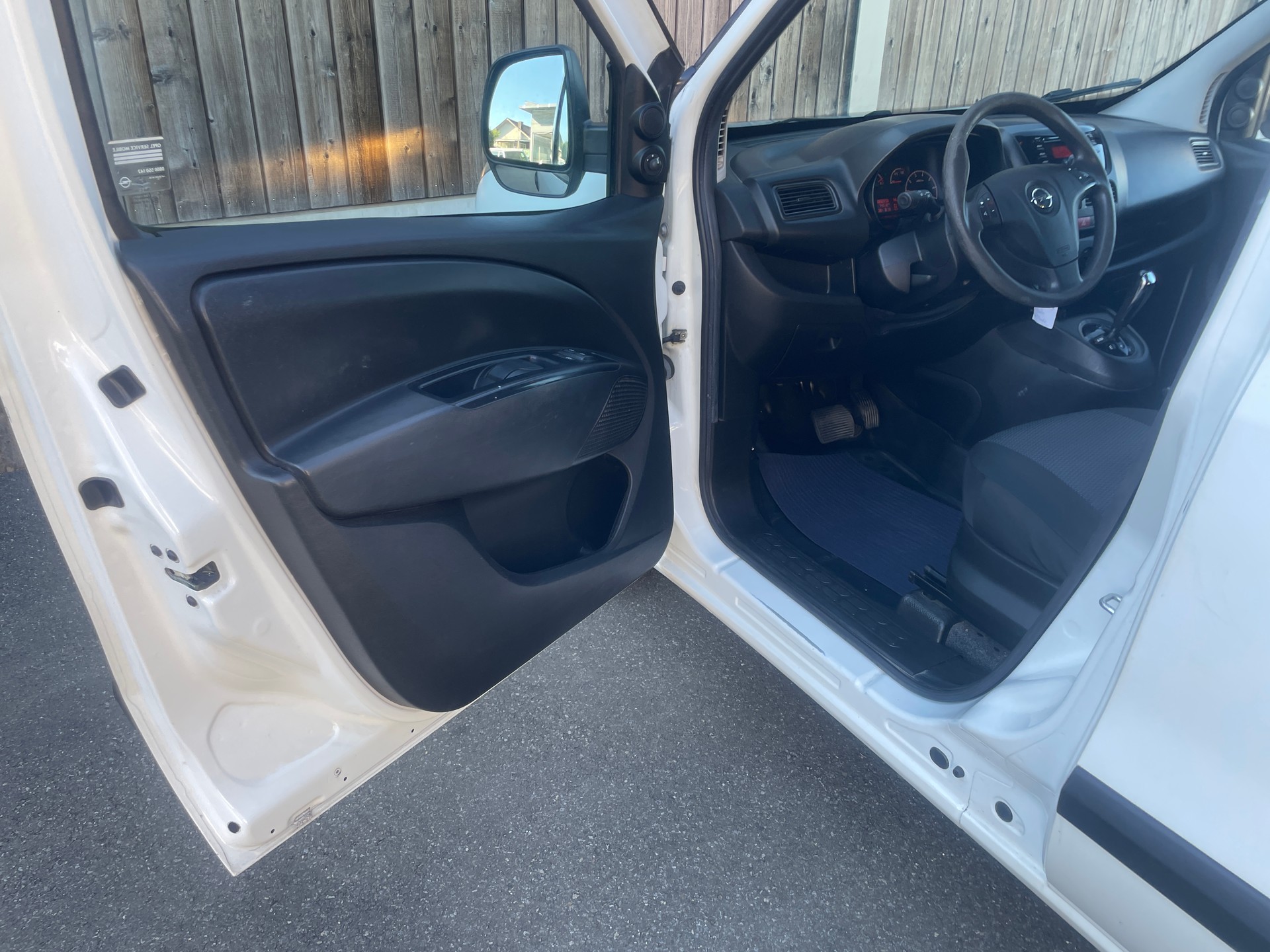 OPEL Combo 1.6 CDTI ecoFLEX Easytronic 2.2 L1H1-image-12