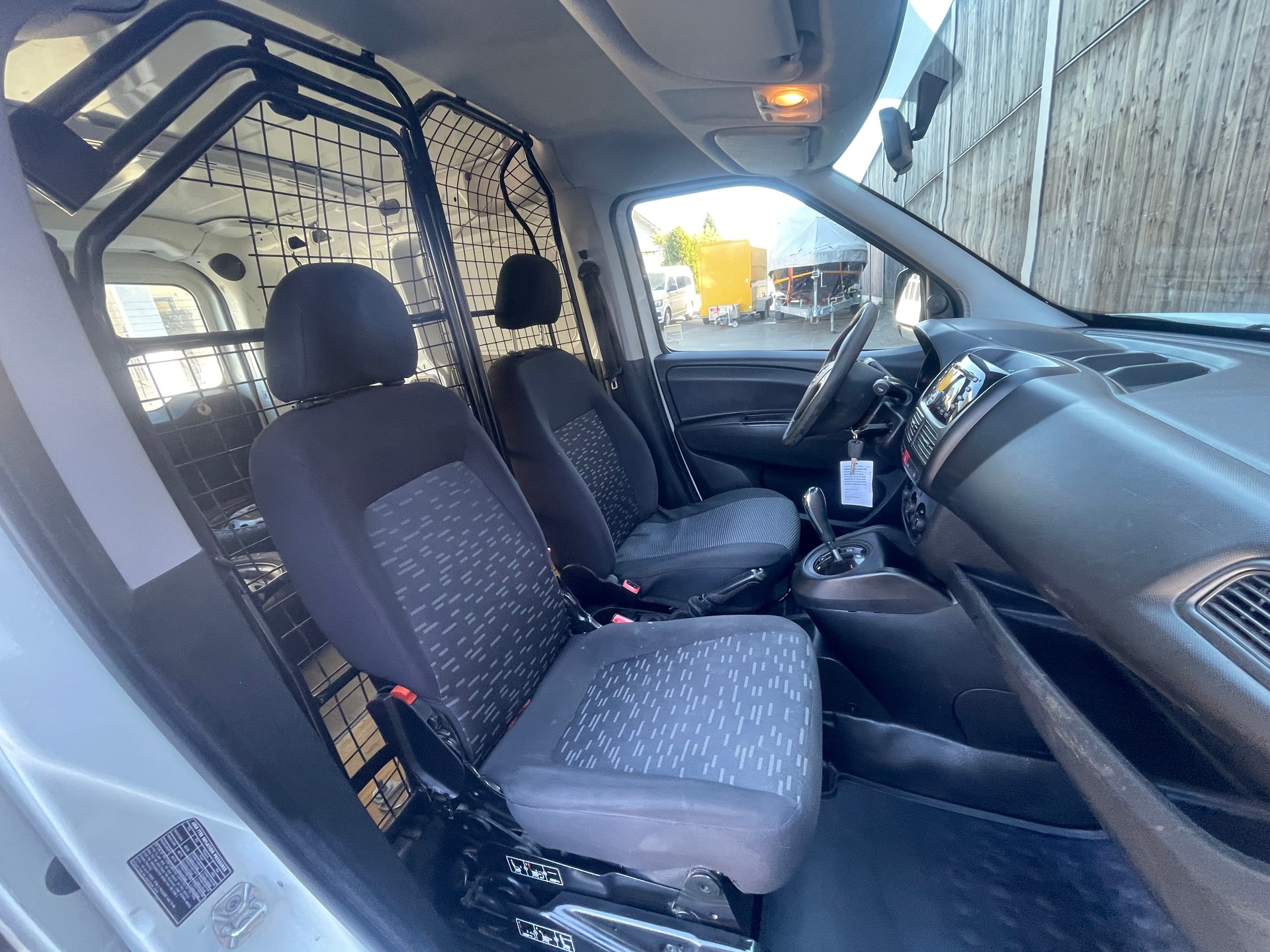 OPEL Combo 1.6 CDTI ecoFLEX Easytronic 2.2 L1H1-image-16