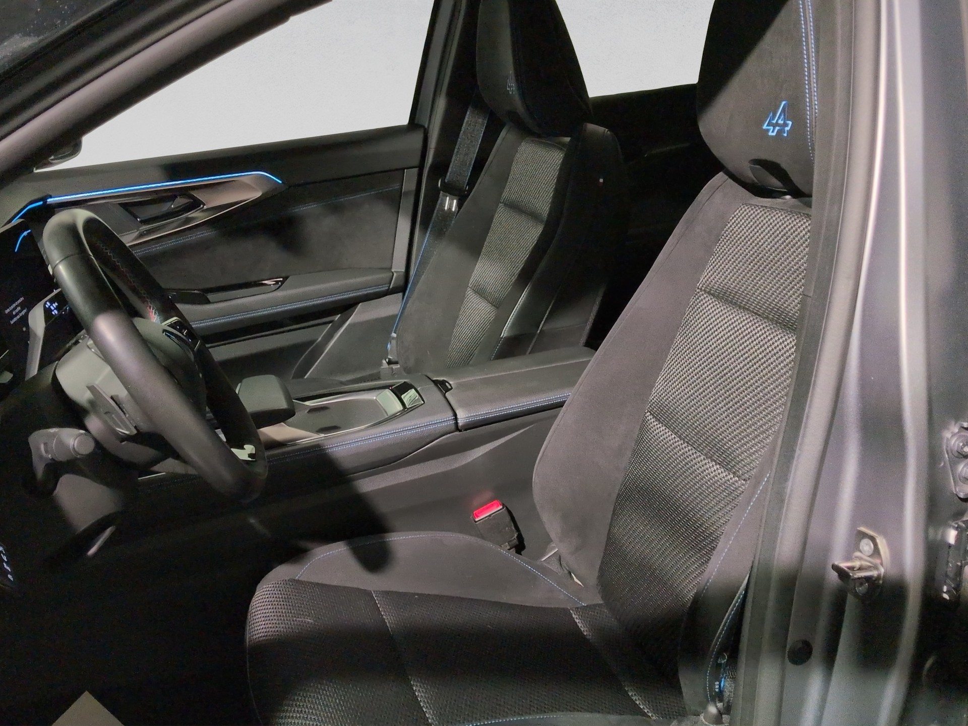 RENAULT Austral 1.2 HEV 200 Iconic Esprit Alpine A-image-8