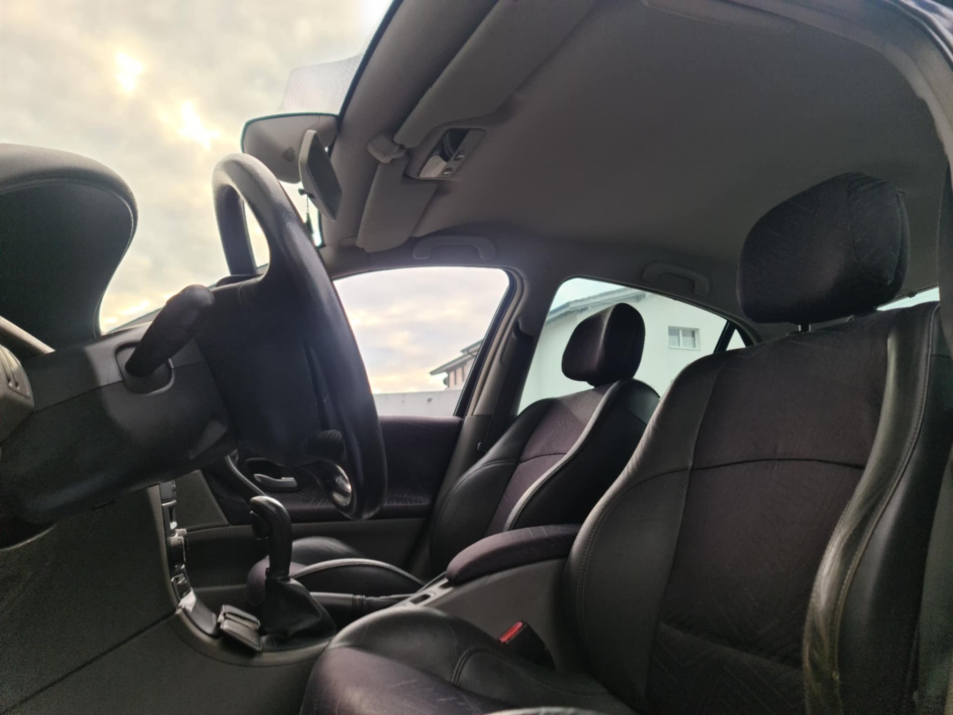 RENAULT Laguna 3.0 V6 24V Initiale Automatic-image-11