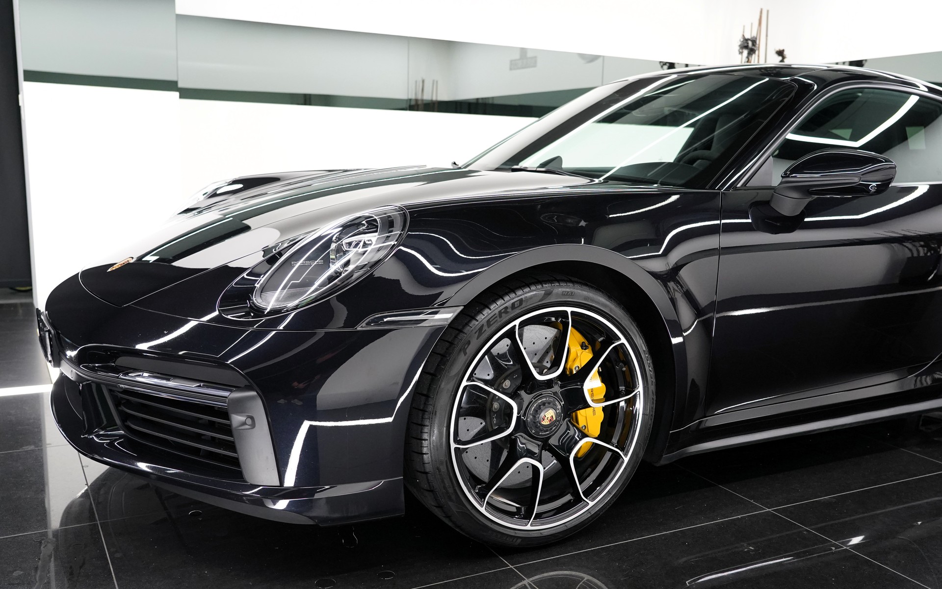 PORSCHE 911 Turbo S-image-5