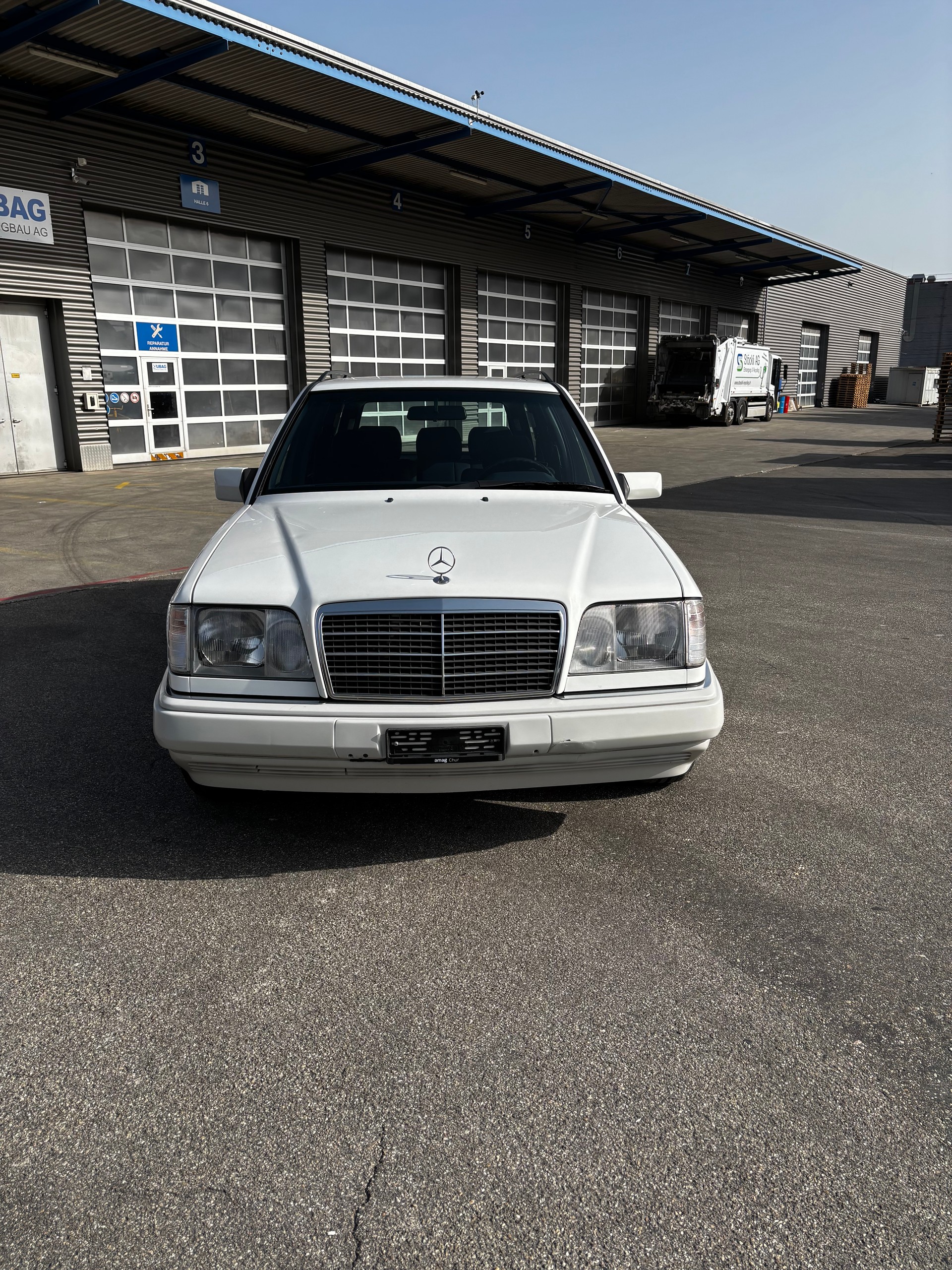 MERCEDES-BENZ E 220-image-7