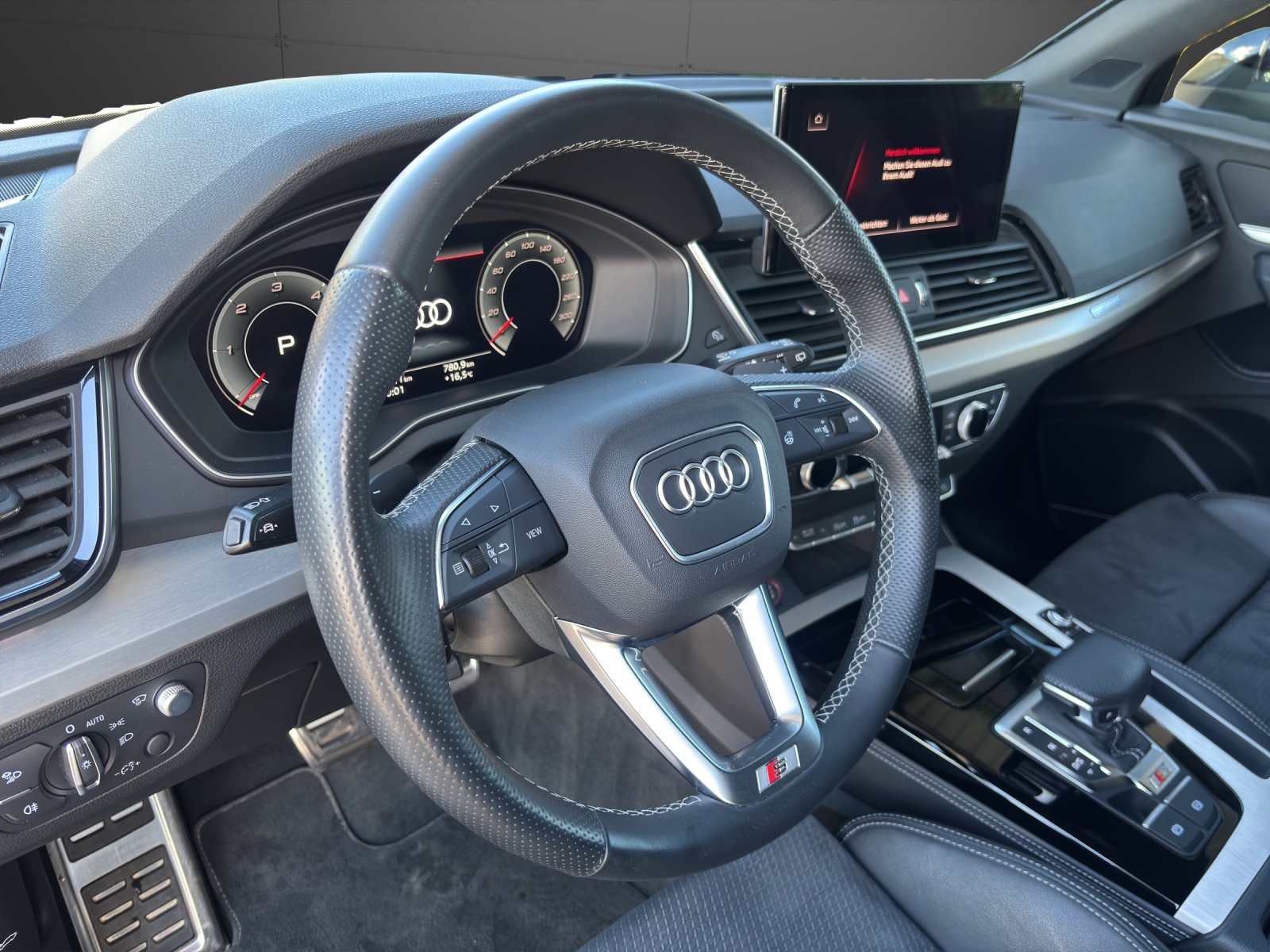 AUDI SQ5 TDI quattro tiptronic-image-3