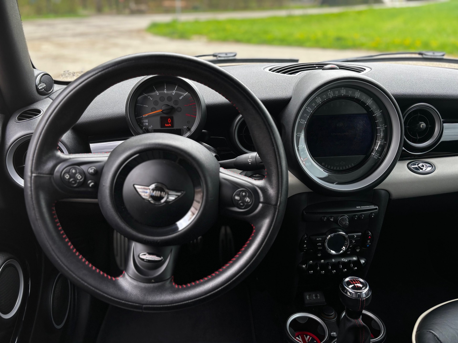 MINI Cooper S Cabriolet-image-10
