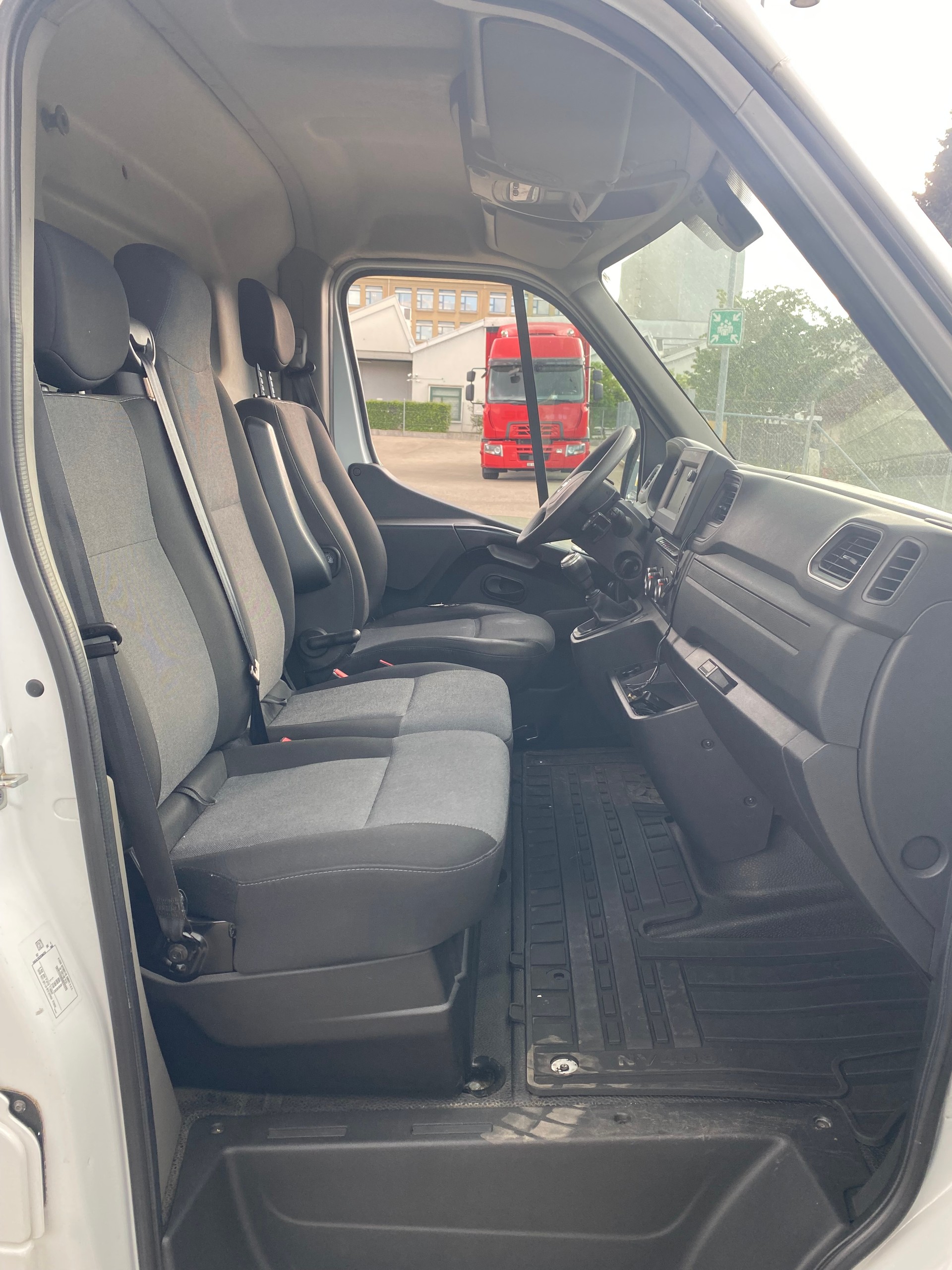NISSAN NV400 F35.13 L2H2 FWD Comfort-image-10