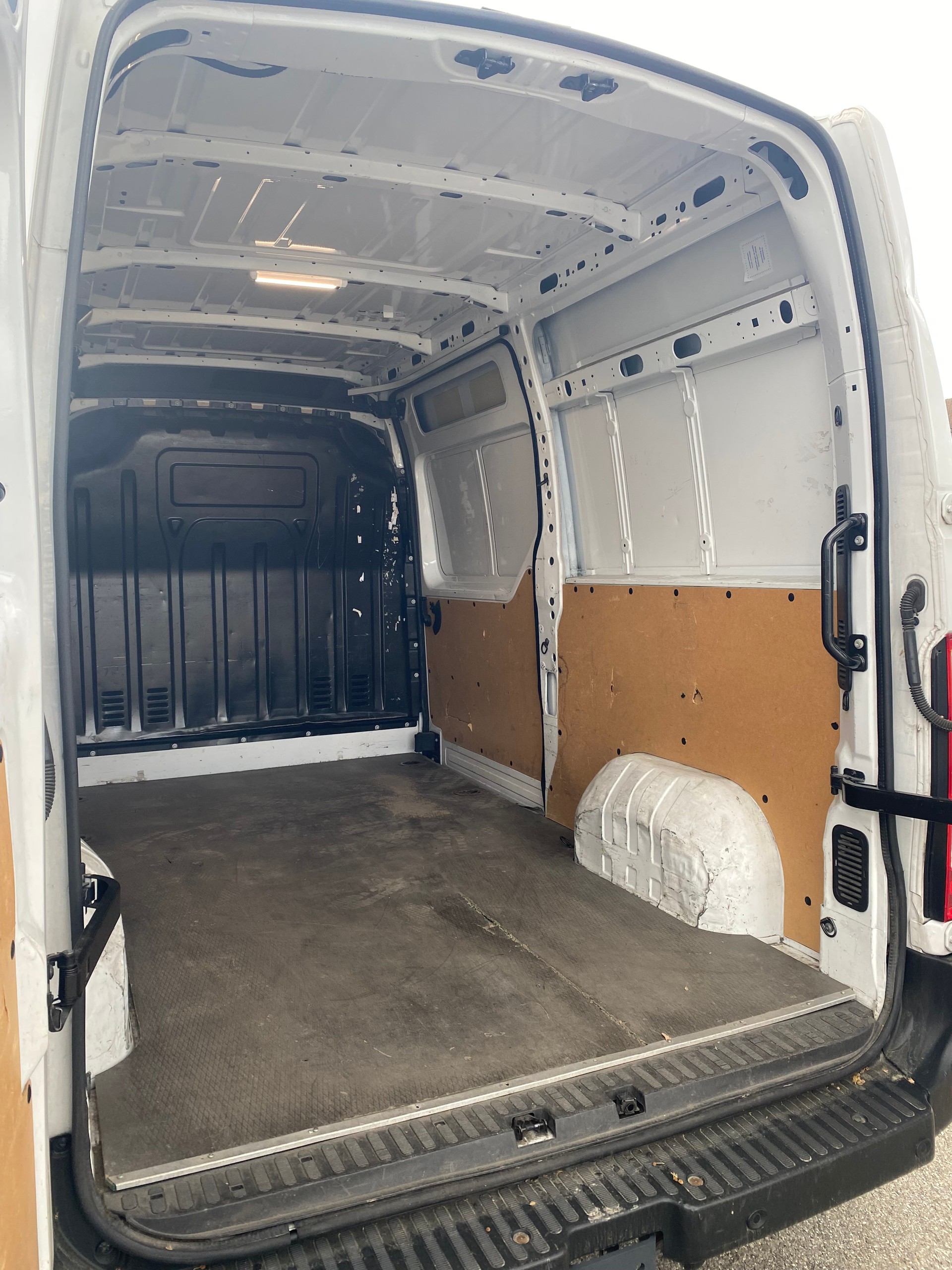 NISSAN NV400 F35.13 L2H2 FWD Comfort-image-9