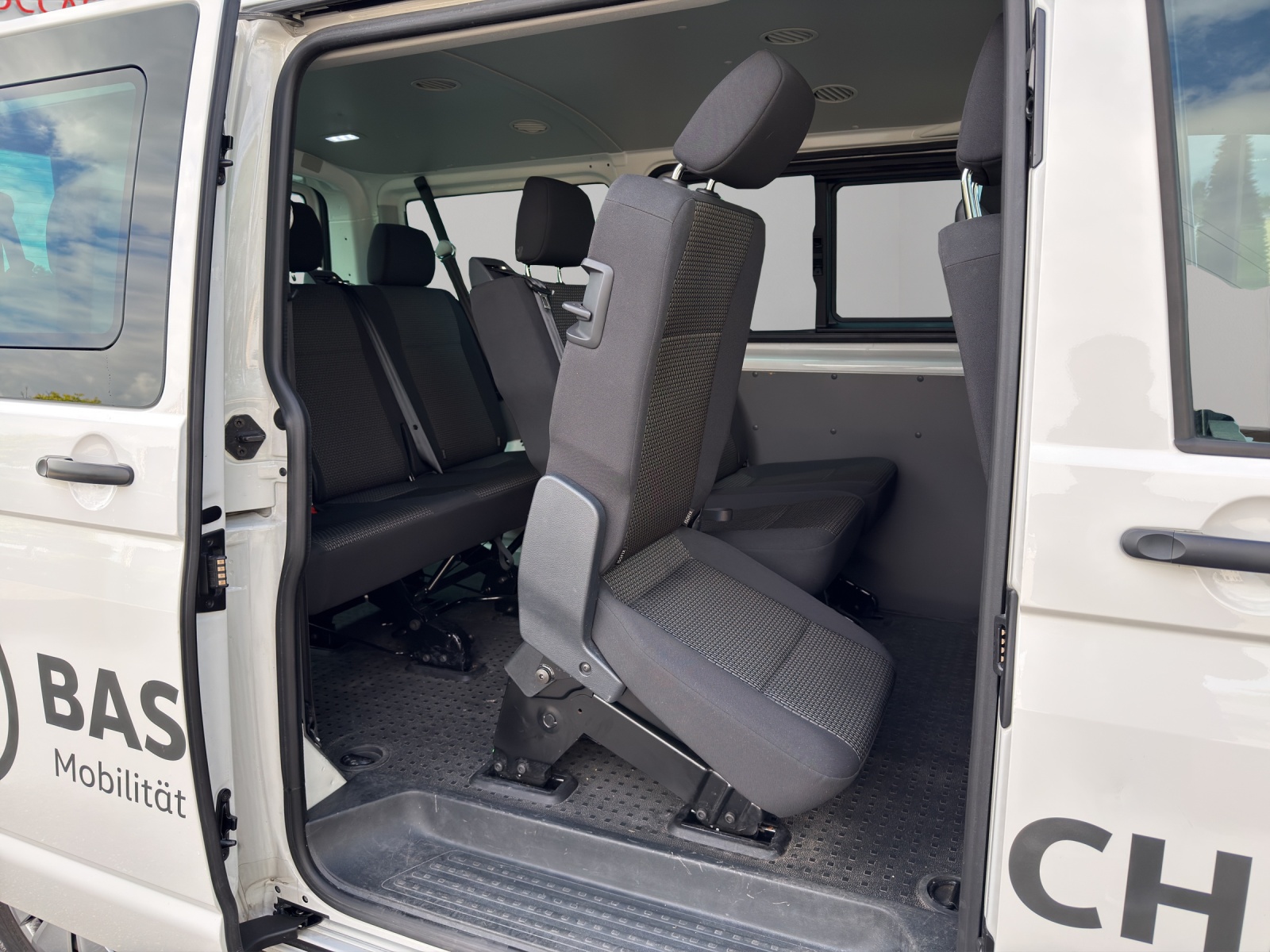 VW T6.1 2.0 TDI DSG-image-7