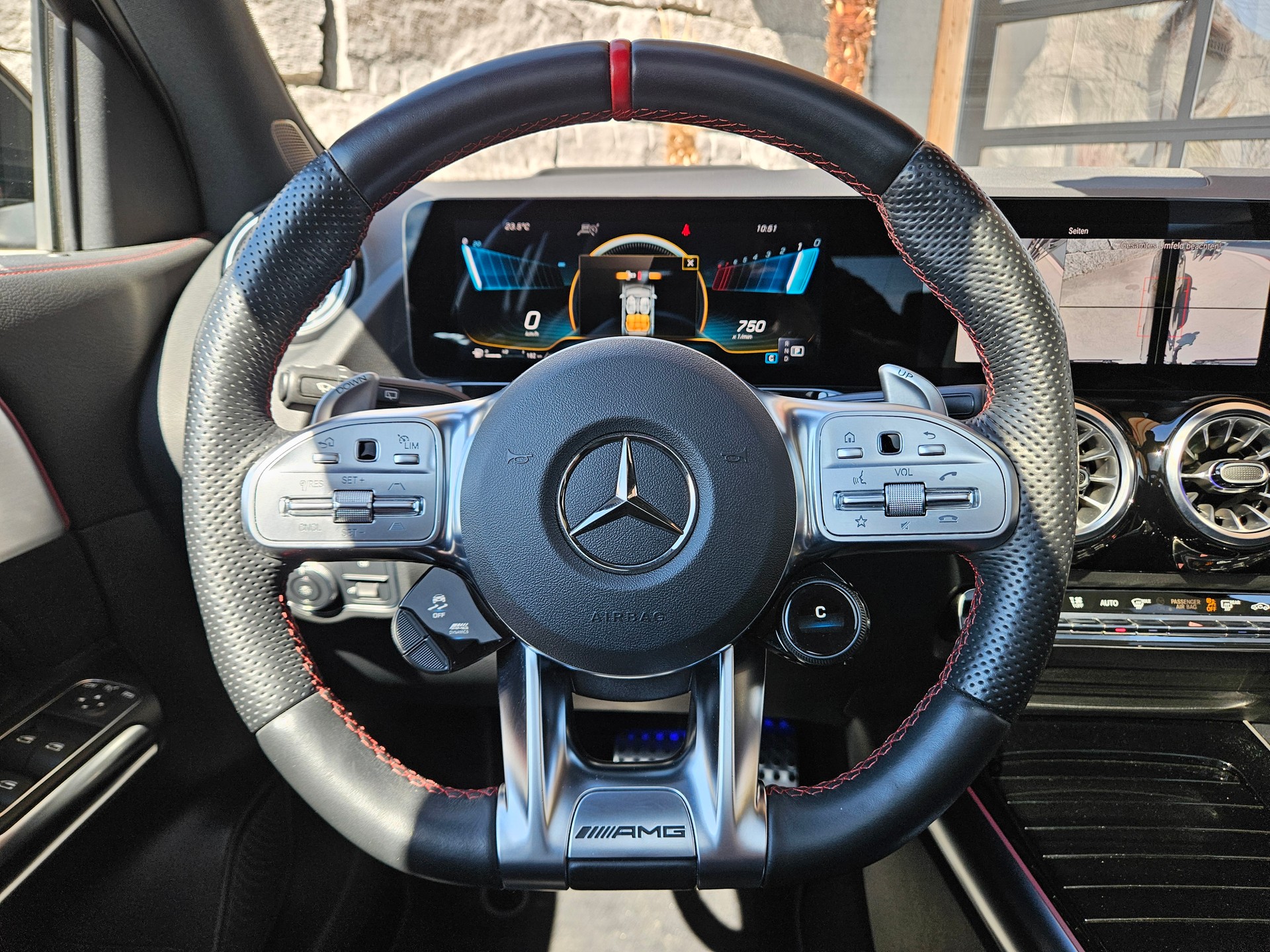 MERCEDES-BENZ GLA 35 AMG 4Matic 8G-Speedshift DCT-image-11