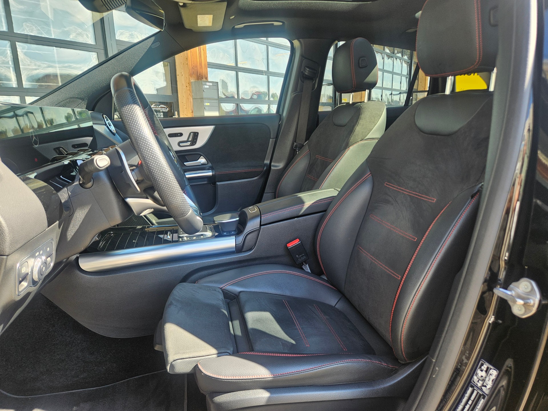 MERCEDES-BENZ GLA 35 AMG 4Matic 8G-Speedshift DCT-image-8