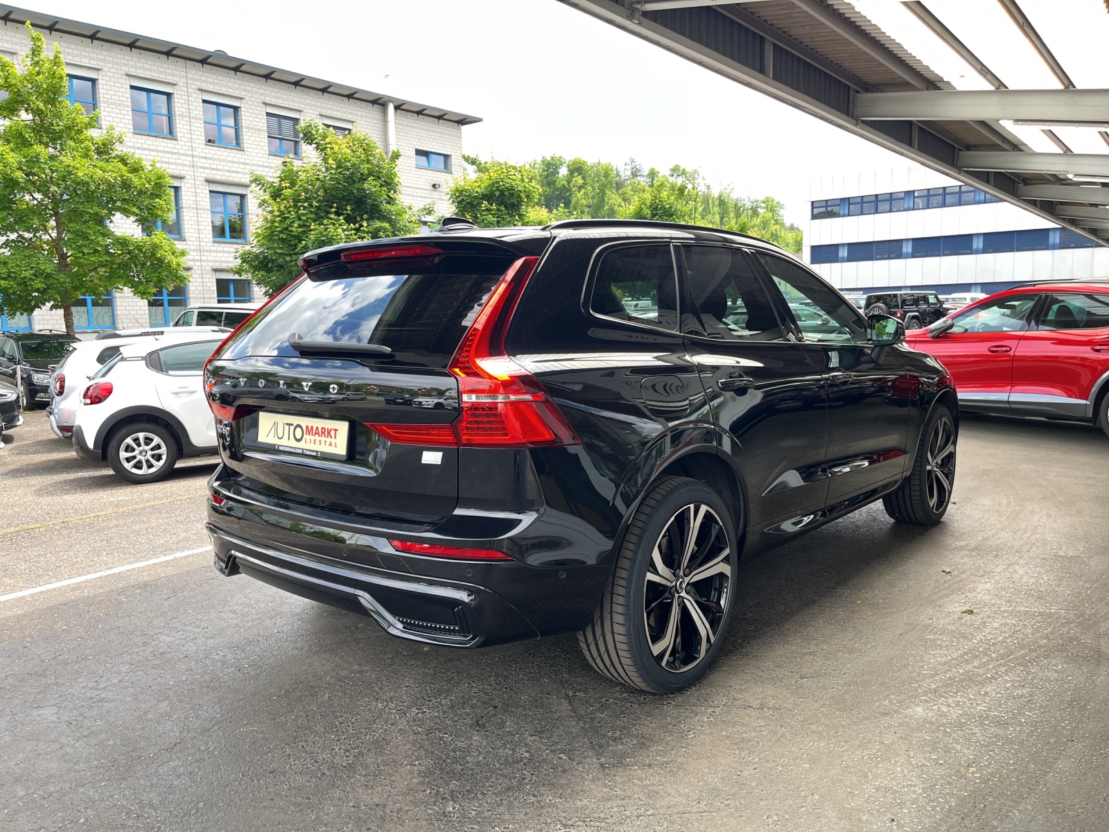 VOLVO XC60 T6 eAWD PluginHybrid Ultimate Dark Geartronic-image-4