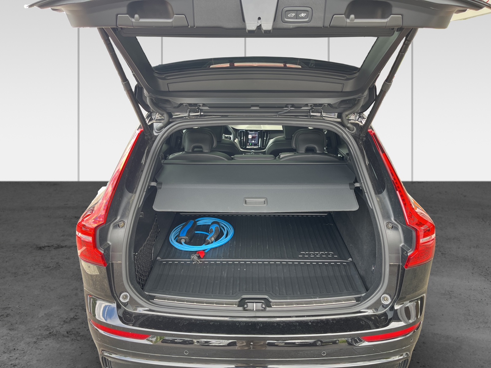 VOLVO XC60 T6 eAWD PluginHybrid Ultimate Dark Geartronic-image-12