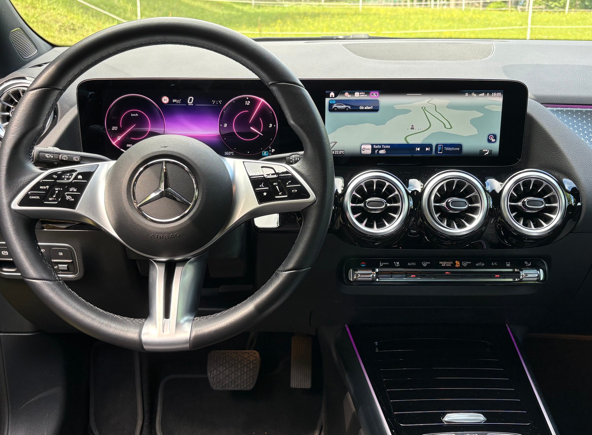 MERCEDES-BENZ EQA 300 Swiss Star Electric 4MATIC-image-1