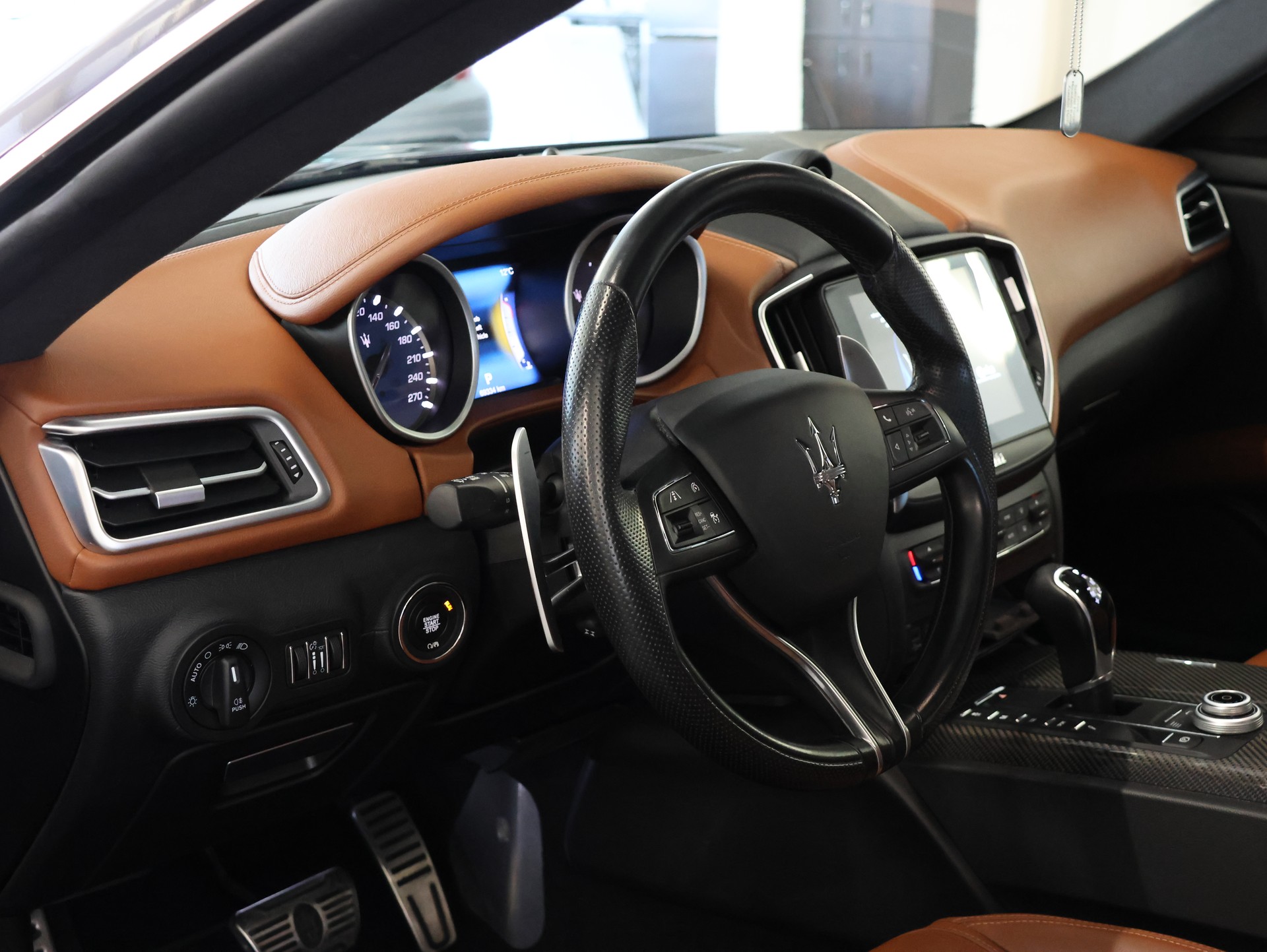 MASERATI Ghibli D 3.0 V6 GranSport Automatica *Panorama*Carbon*Sportsitze*Harman/Kardon*-image-15