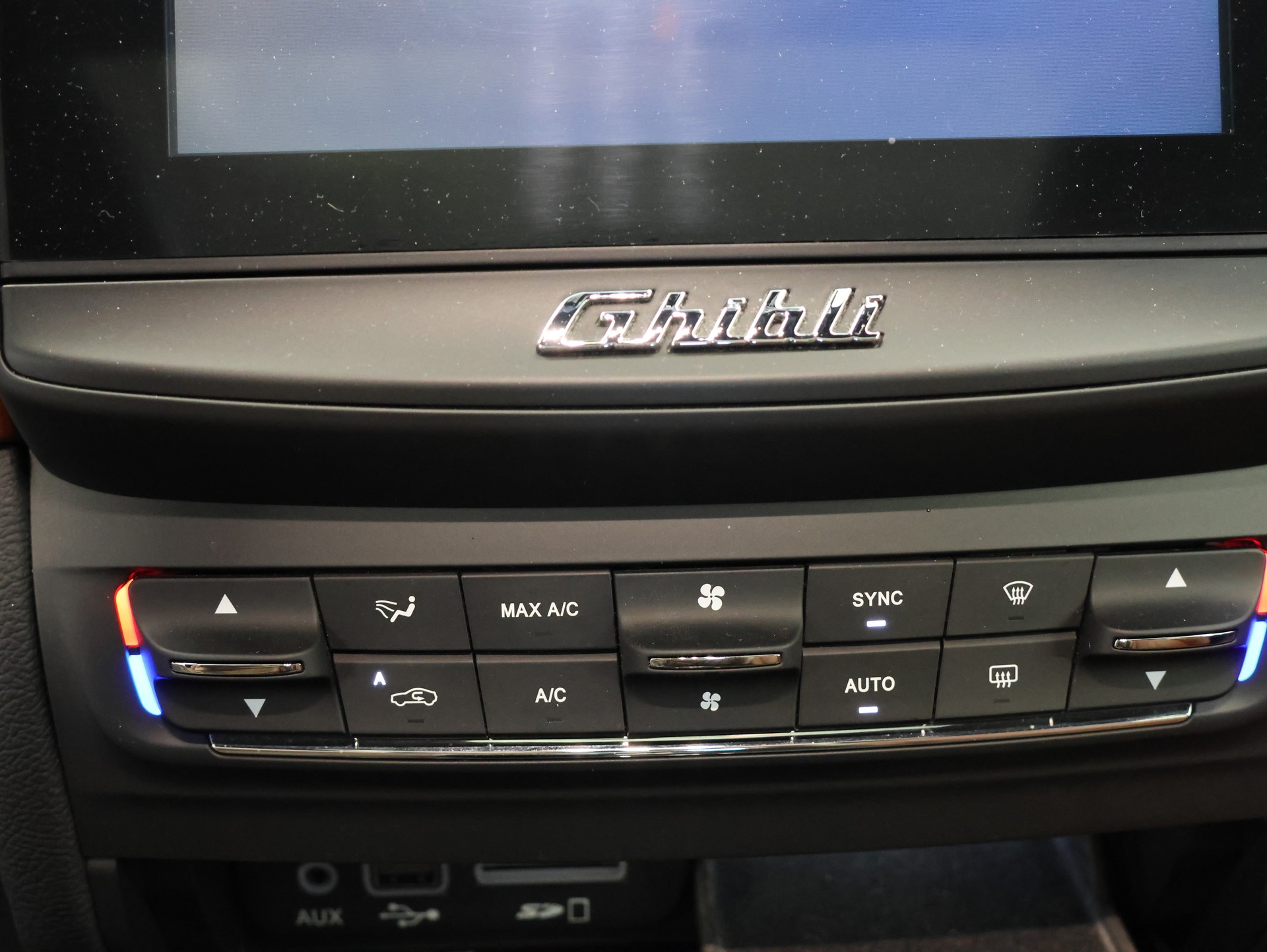 MASERATI Ghibli D 3.0 V6 GranSport Automatica *Panorama*Carbon*Sportsitze*Harman/Kardon*-image-28