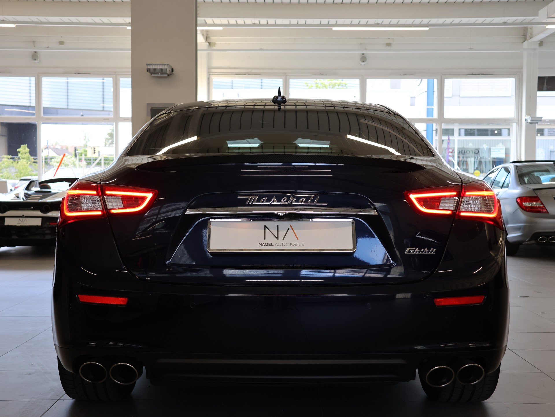 MASERATI Ghibli D 3.0 V6 GranSport Automatica *Panorama*Carbon*Sportsitze*Harman/Kardon*-image-4