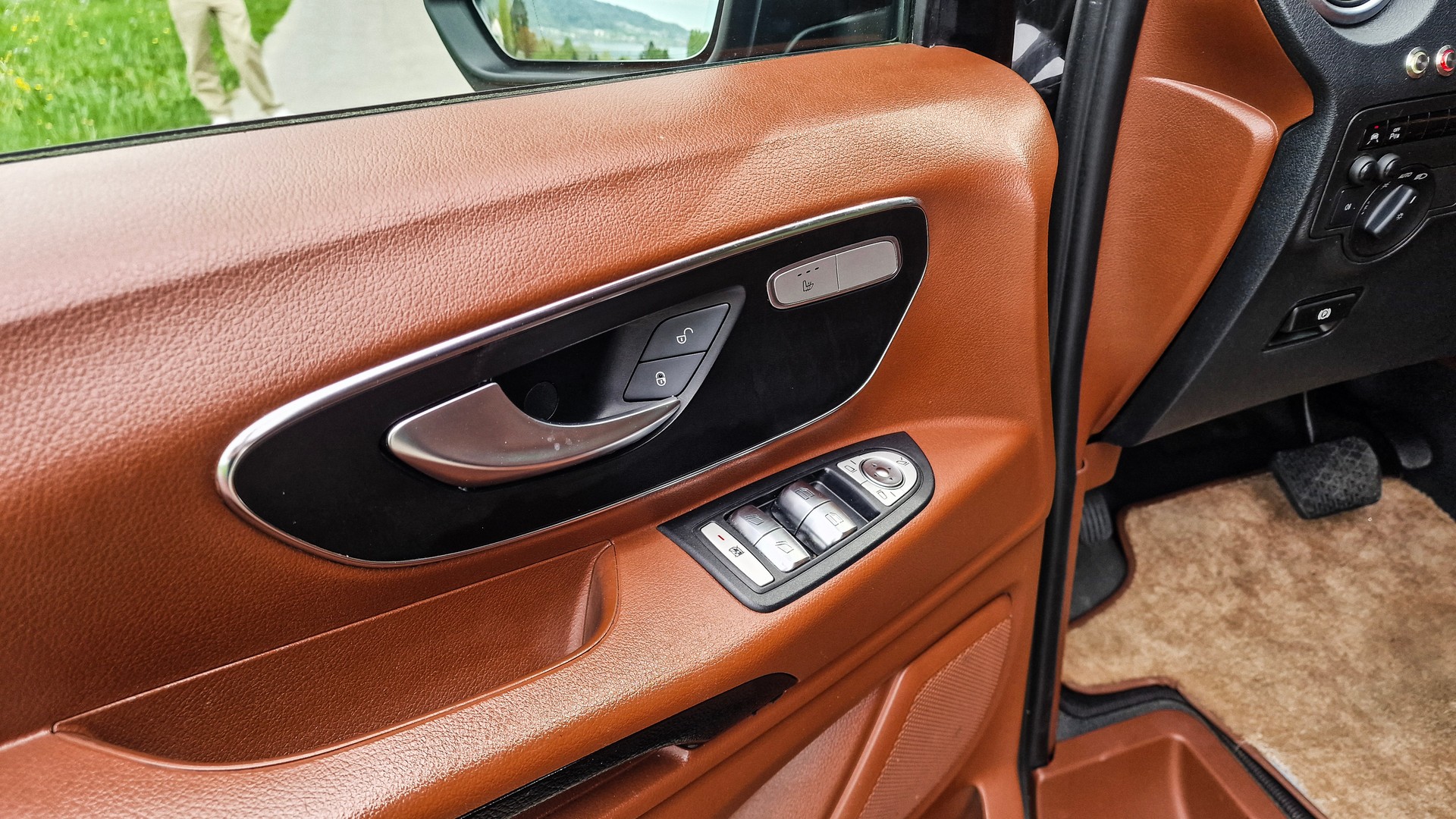 MERCEDES-BENZ 116 VIP-Bus Tourer L 7G-Tronic-image-12