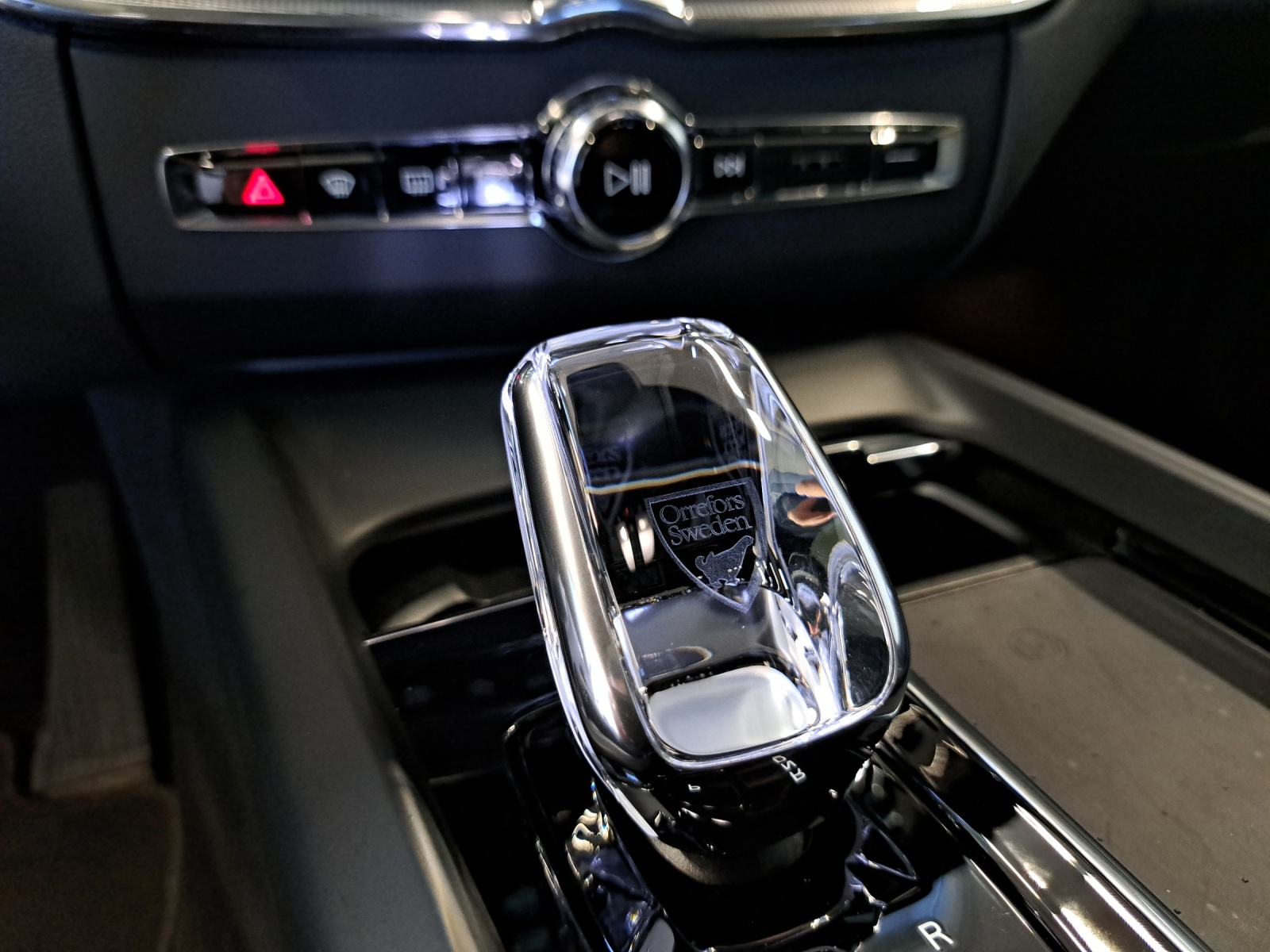 VOLVO XC60 2.0 B6 MH Ultimate Dark A-image-19