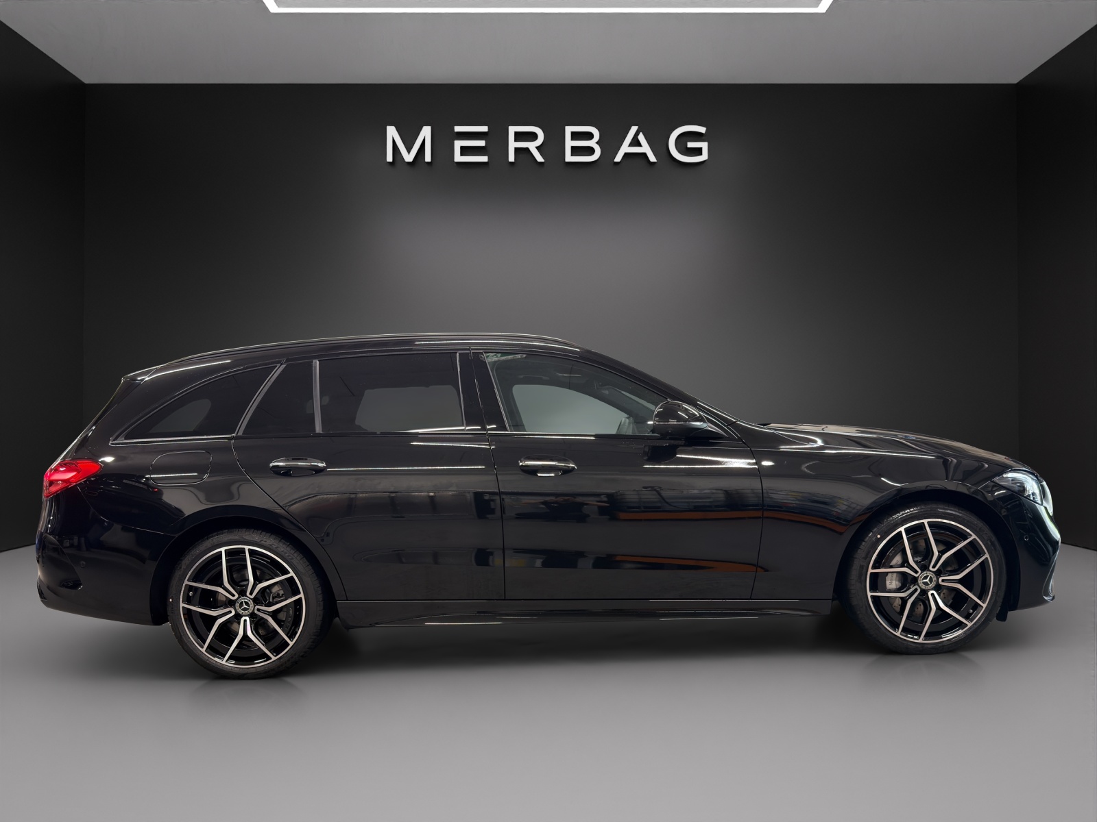 MERCEDES-BENZ C 300 T 4 Matic-image-1