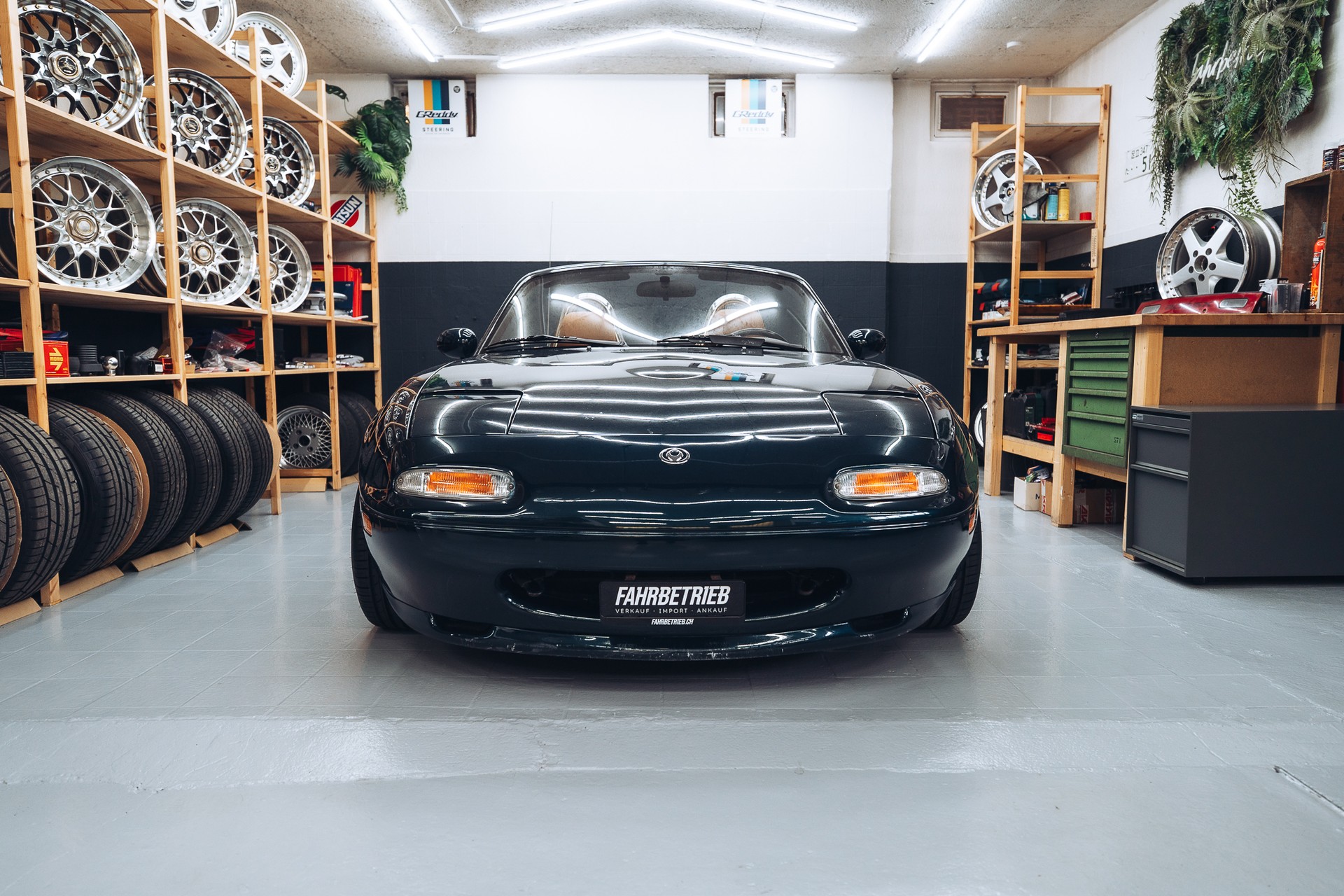 MAZDA MX-5 1.6i-16-image-3