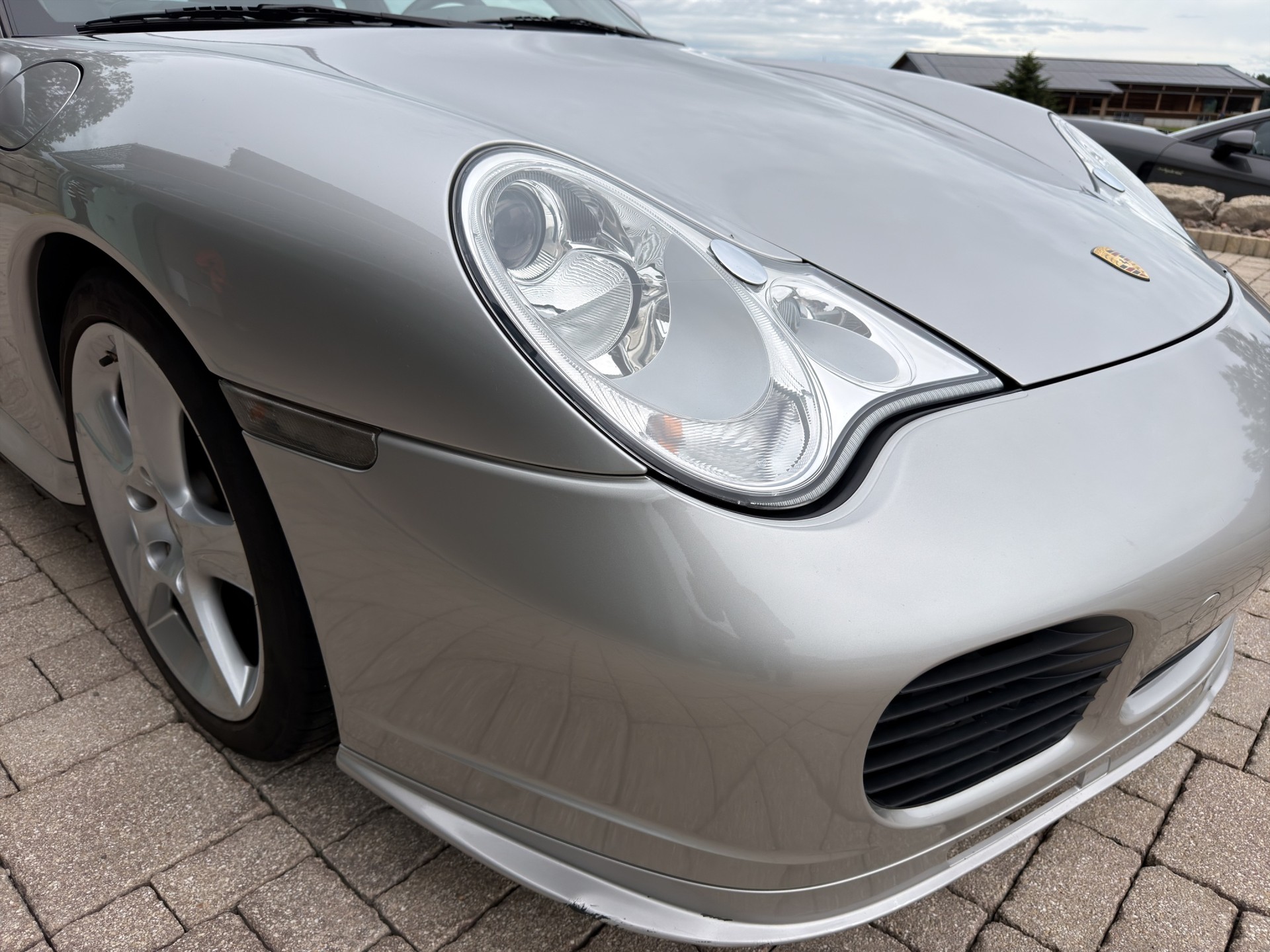 PORSCHE 911 Turbo-image-23
