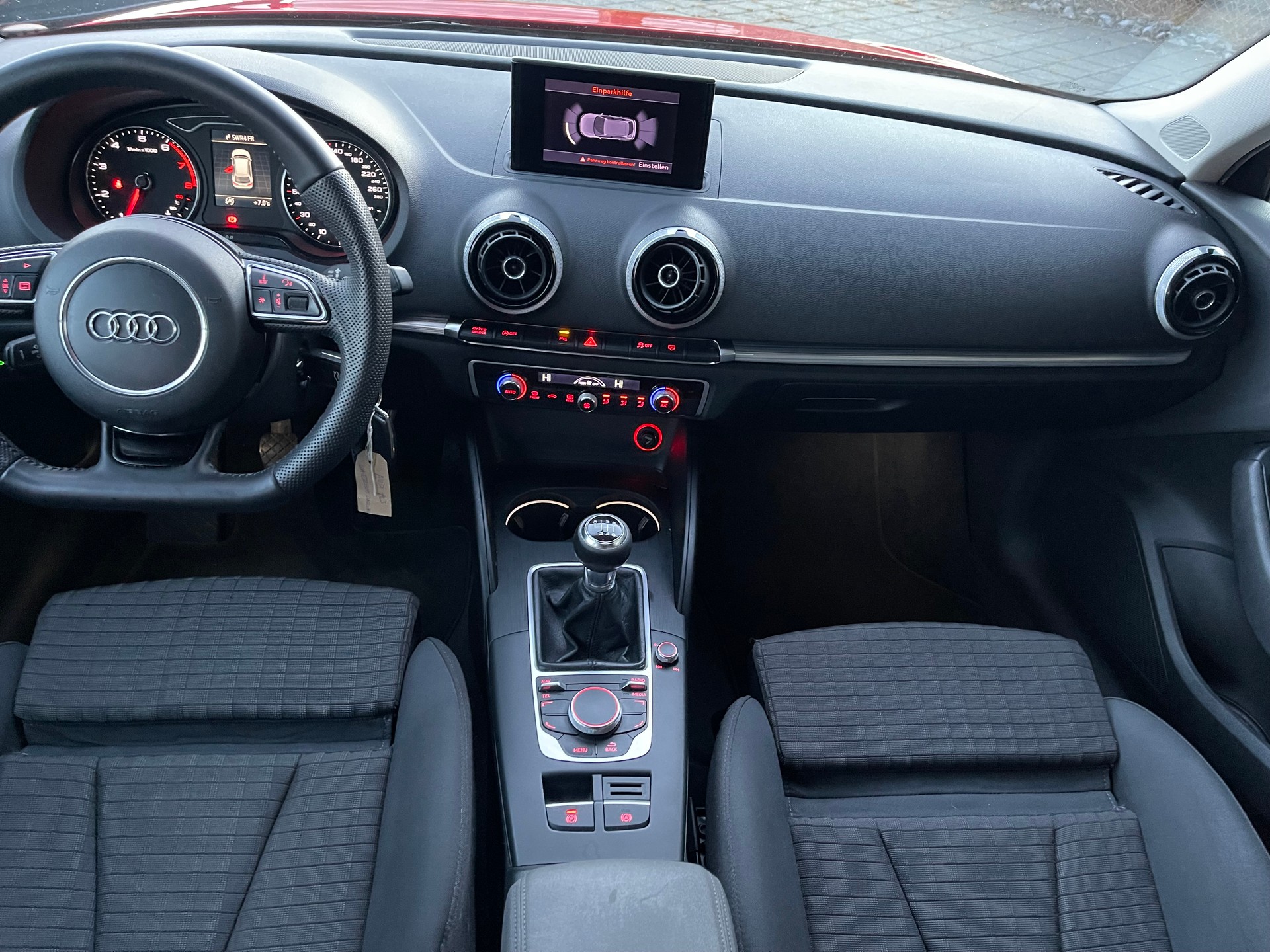 AUDI A3 Sportback 1.4 TFSI Attraction-image-11