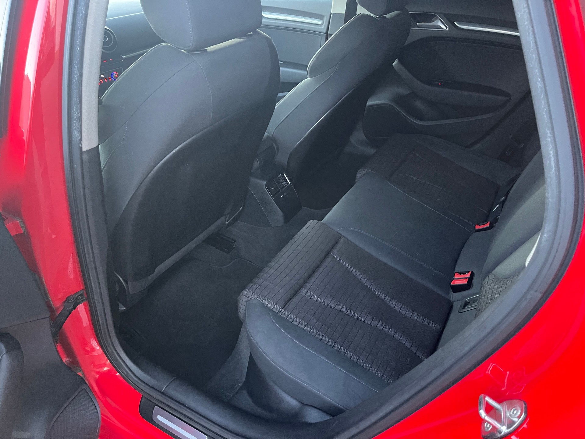 AUDI A3 Sportback 1.4 TFSI Attraction-image-10