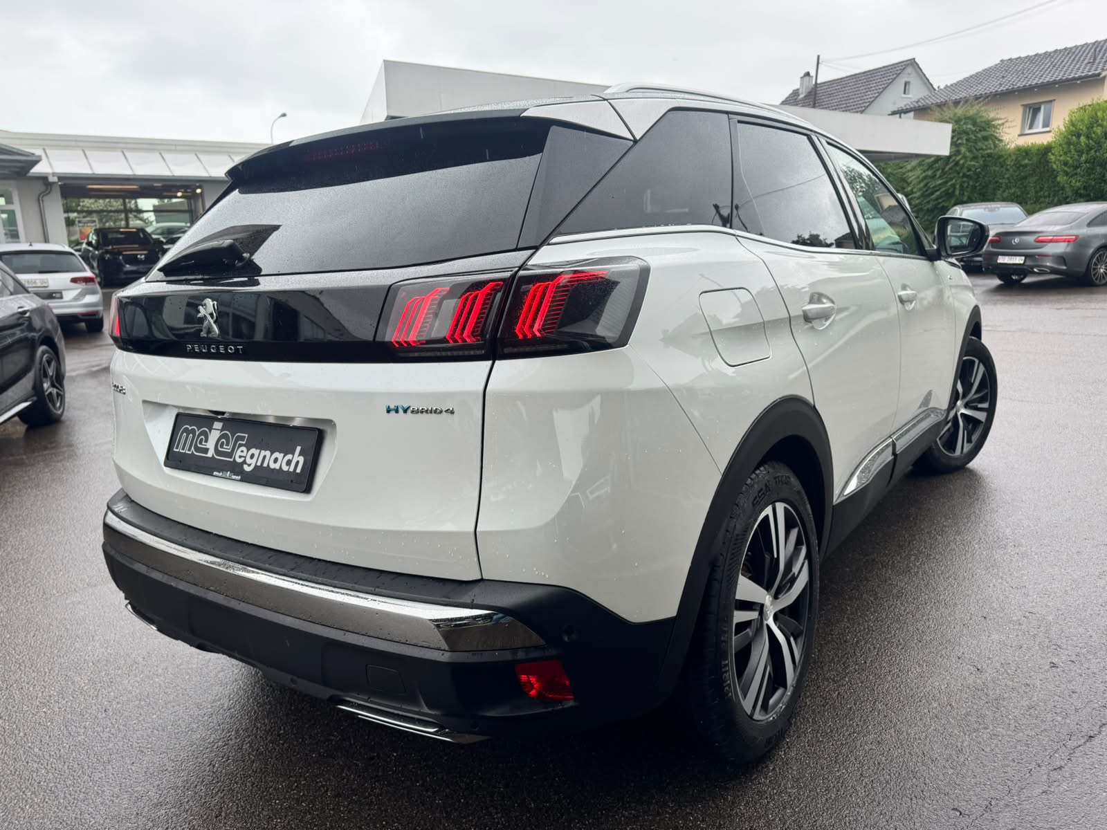 PEUGEOT 3008 300e Hybrid4 GT EAT8-image-8