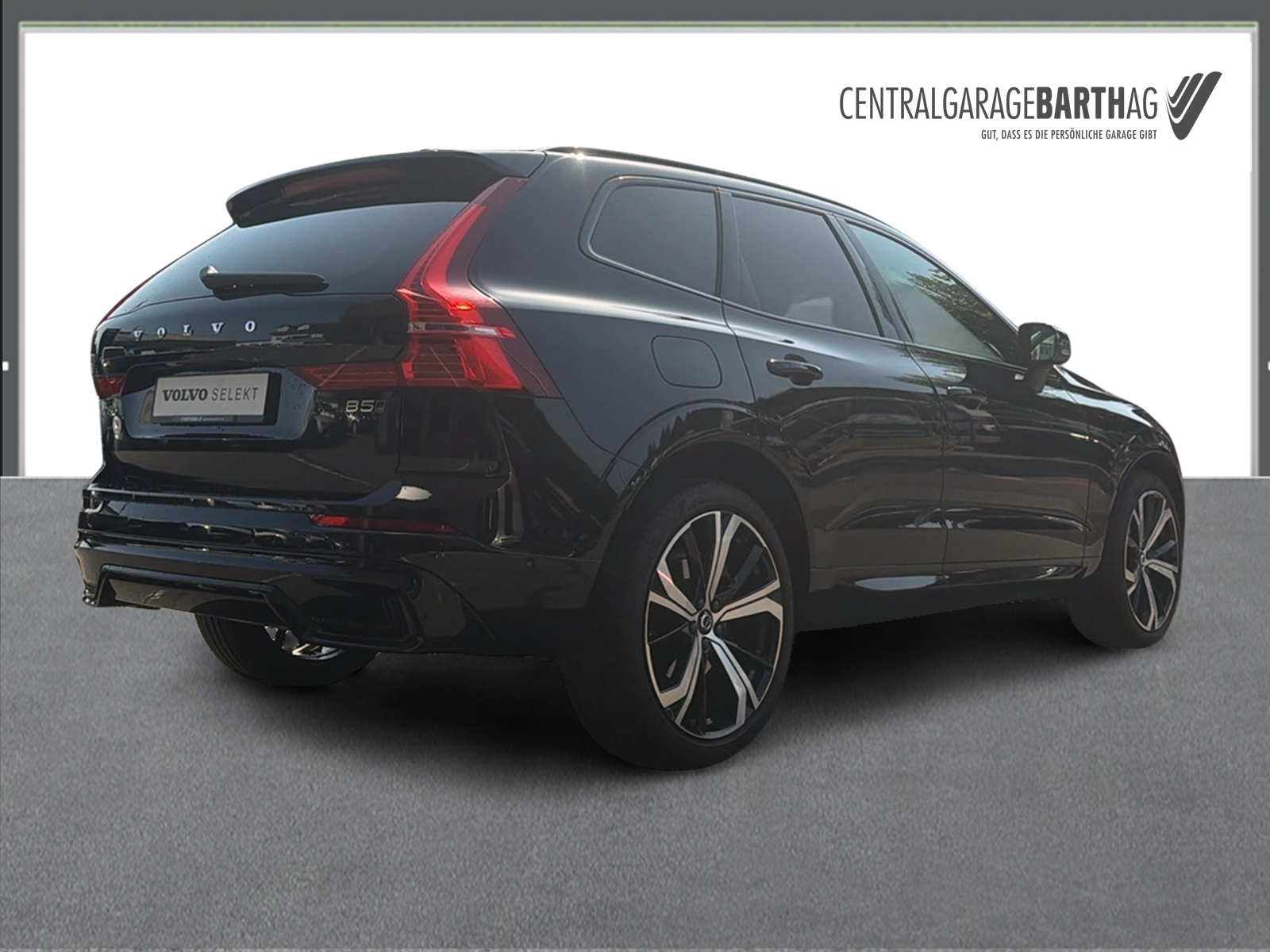 VOLVO XC60 2.0 B5 MH Ultimate Dark AWD-image-5