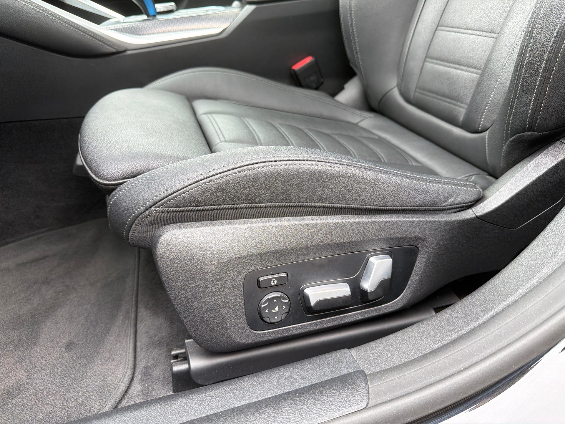 BMW i4 M50-image-10