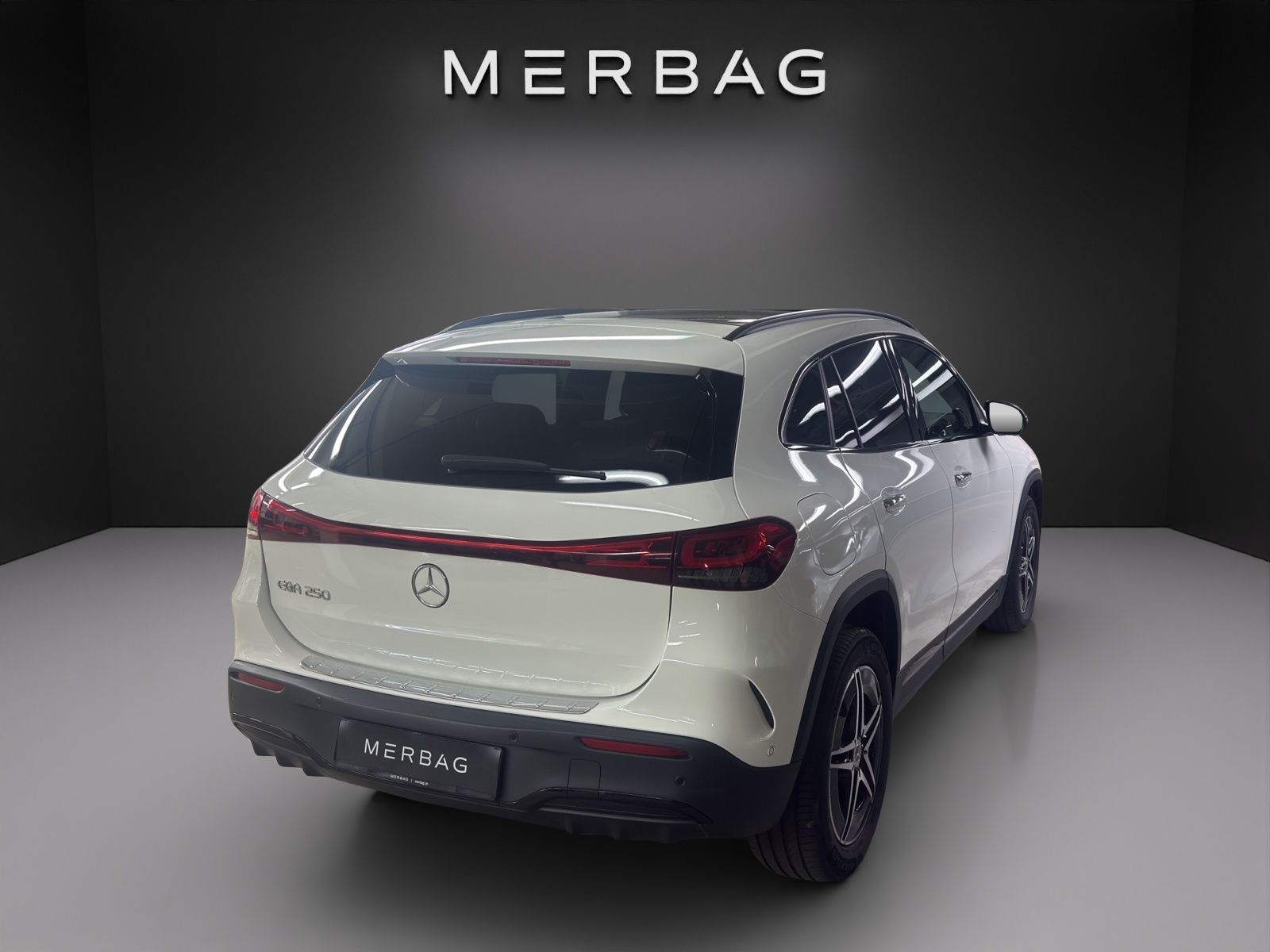 MERCEDES-BENZ EQA 250 AMG Line AMG Line-image-4
