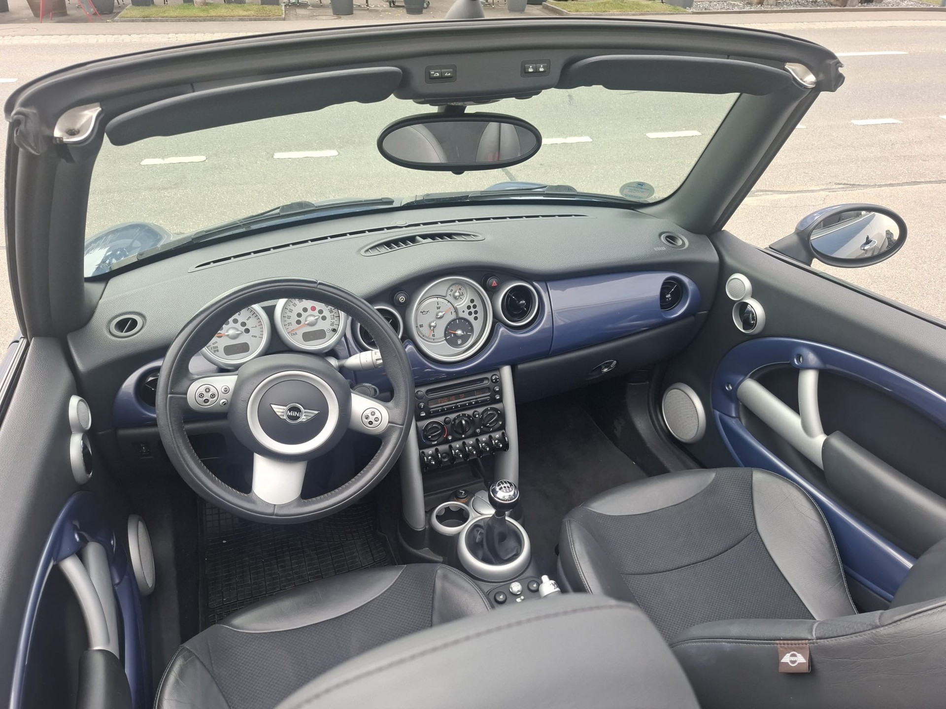 MINI Cooper Cabriolet-image-8
