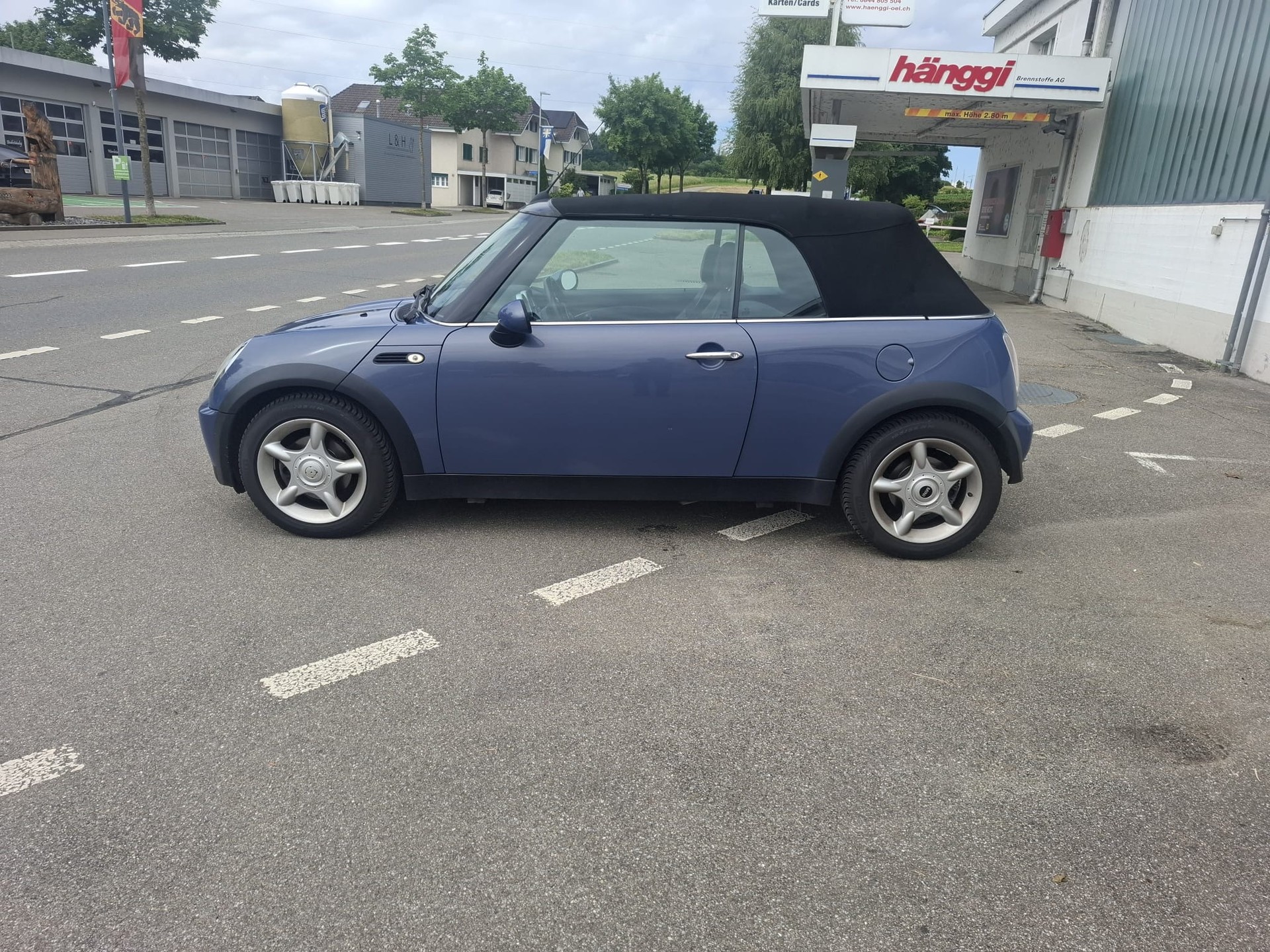 MINI Cooper Cabriolet-image-3