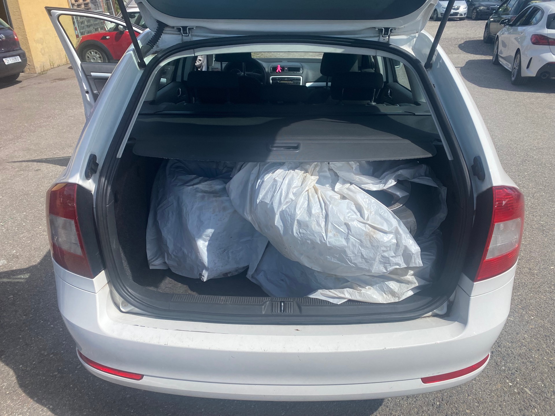 SKODA Octavia Combi 1.6 TDI Swiss Adventure 4x4-image-10