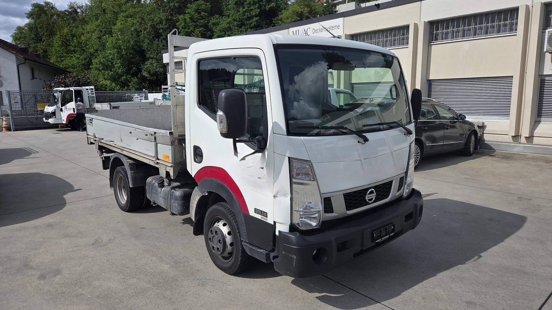 NISSAN 2.5 T 136 Pro-image-0