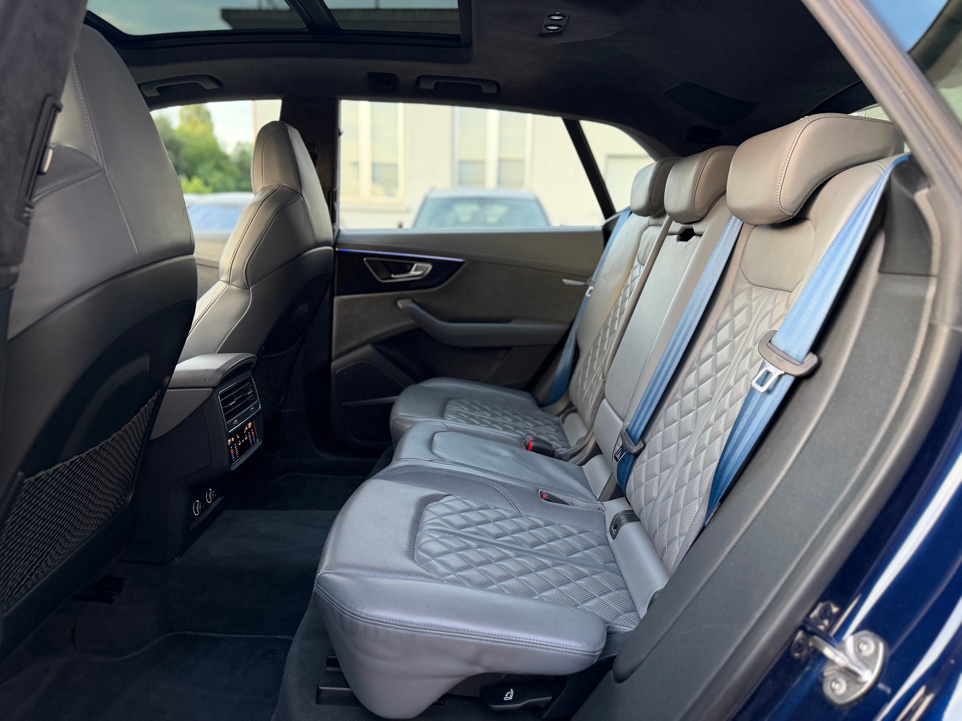 AUDI Q8 50 TDI quattro tiptronic-image-12