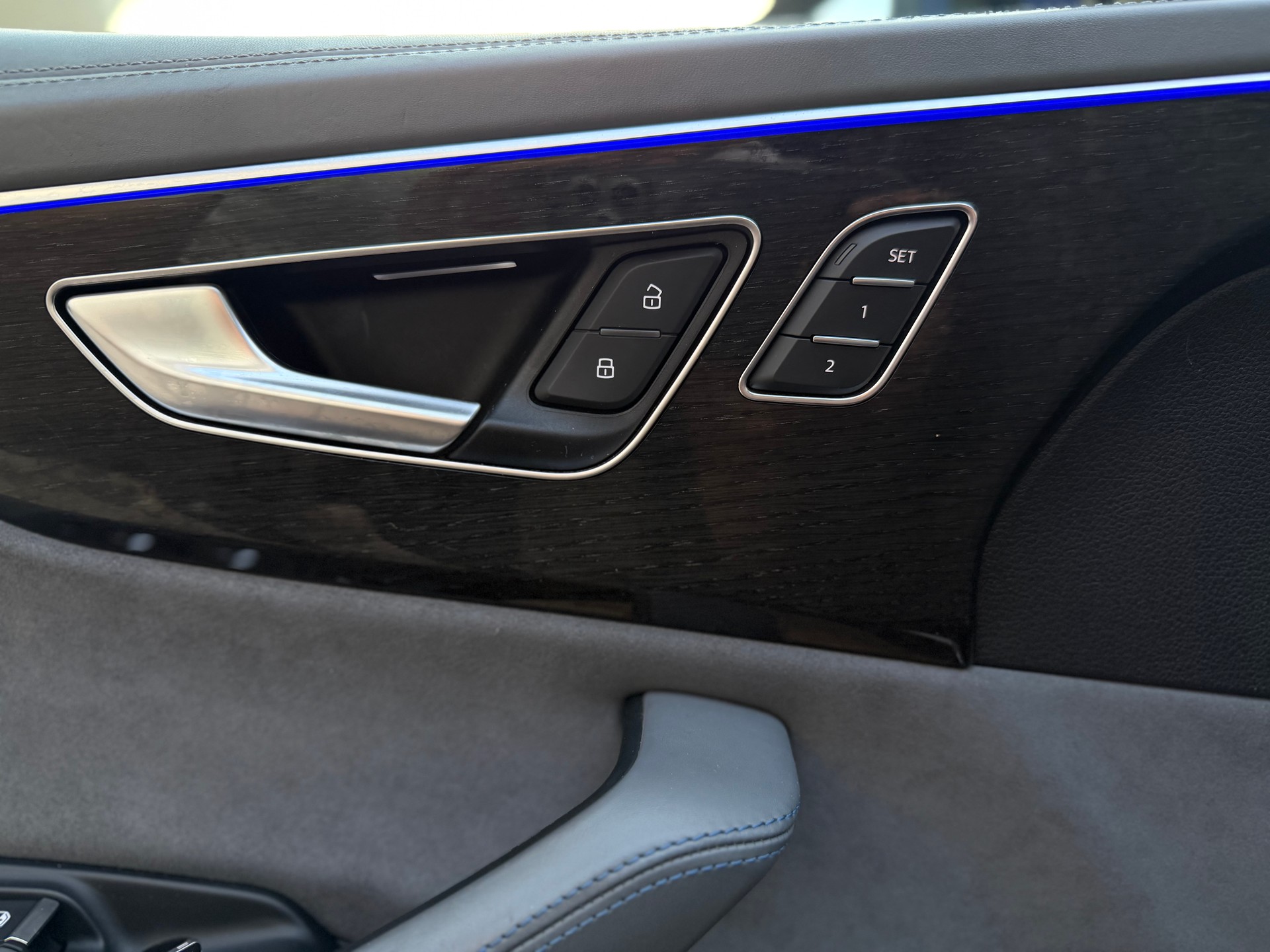 AUDI Q8 50 TDI quattro tiptronic-image-28