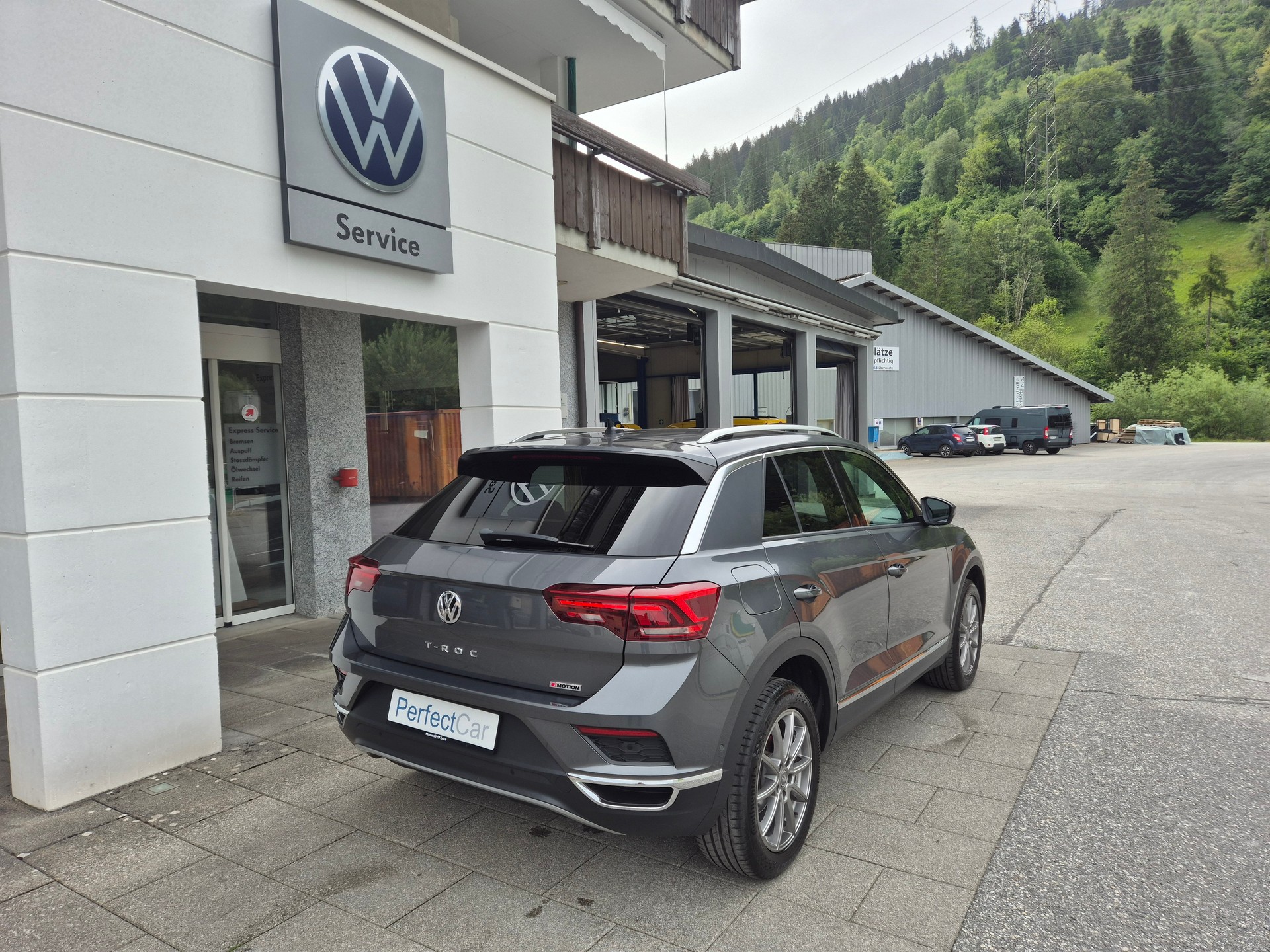 VW T-Roc 2.0 TSI Sport DSG 4Motion-image-4