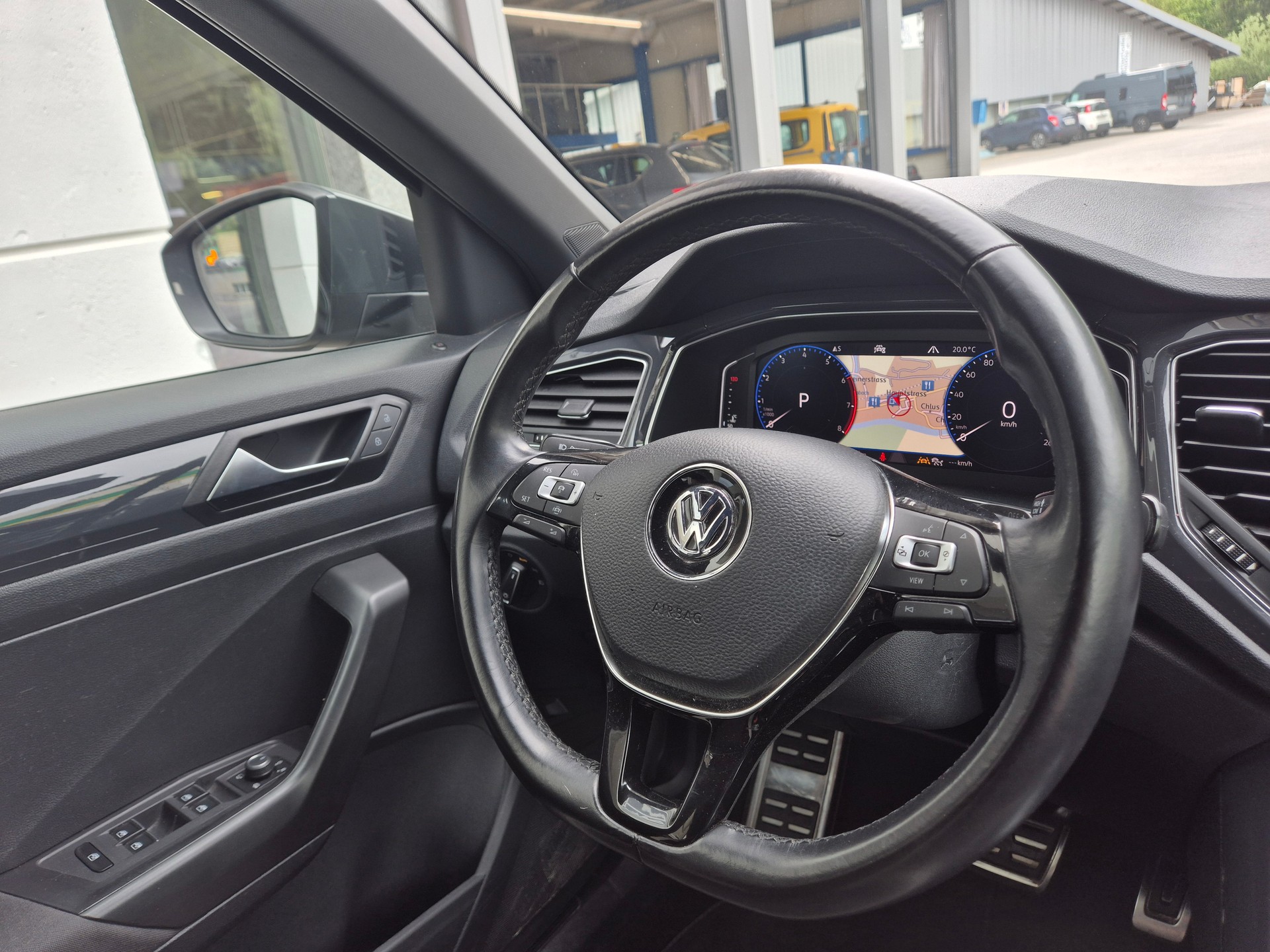 VW T-Roc 2.0 TSI Sport DSG 4Motion-image-11
