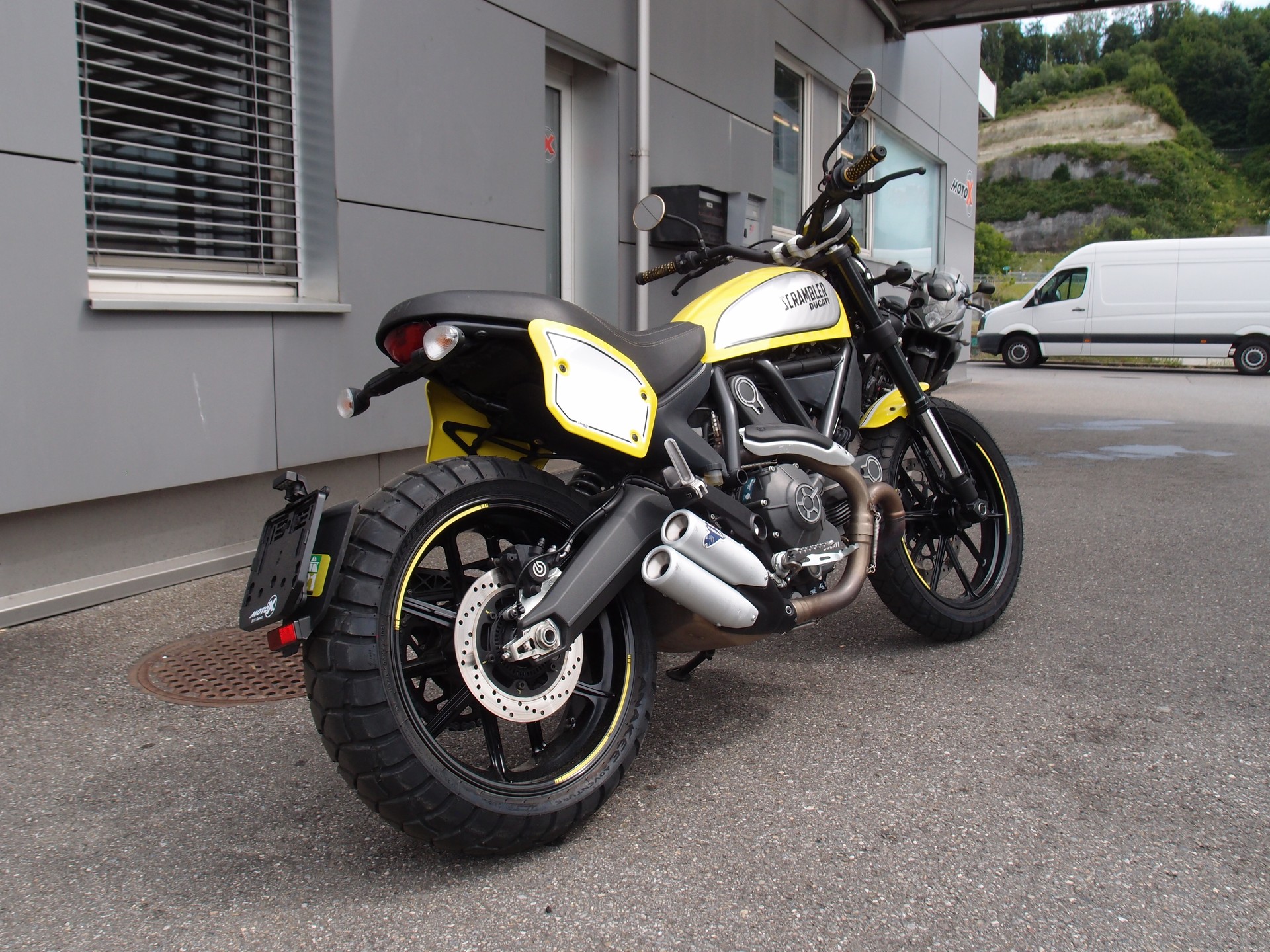 DUCATI SCRAMBLER 800-image-2