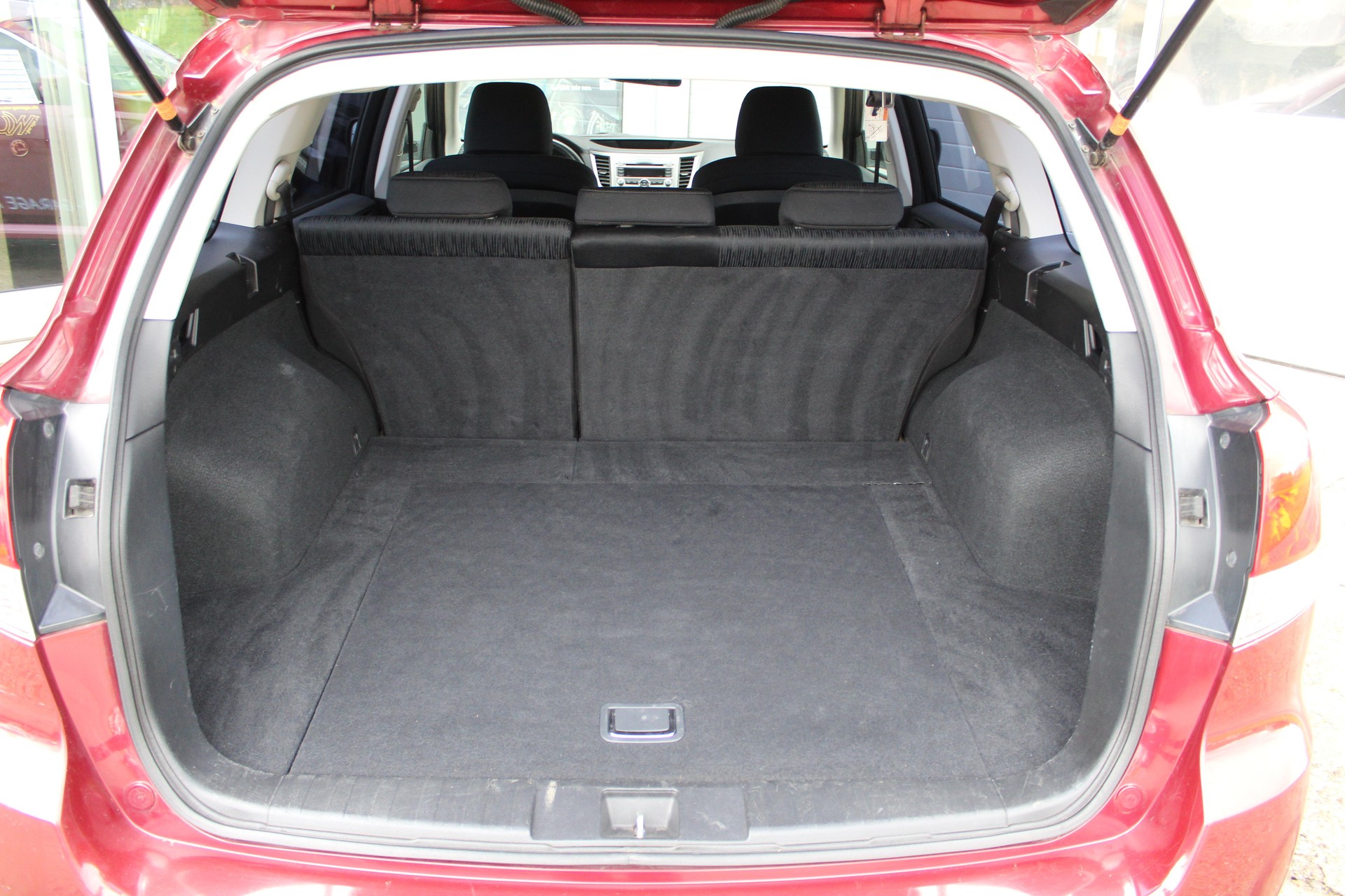SUBARU Legacy Station 2.0i Swiss Special-image-7