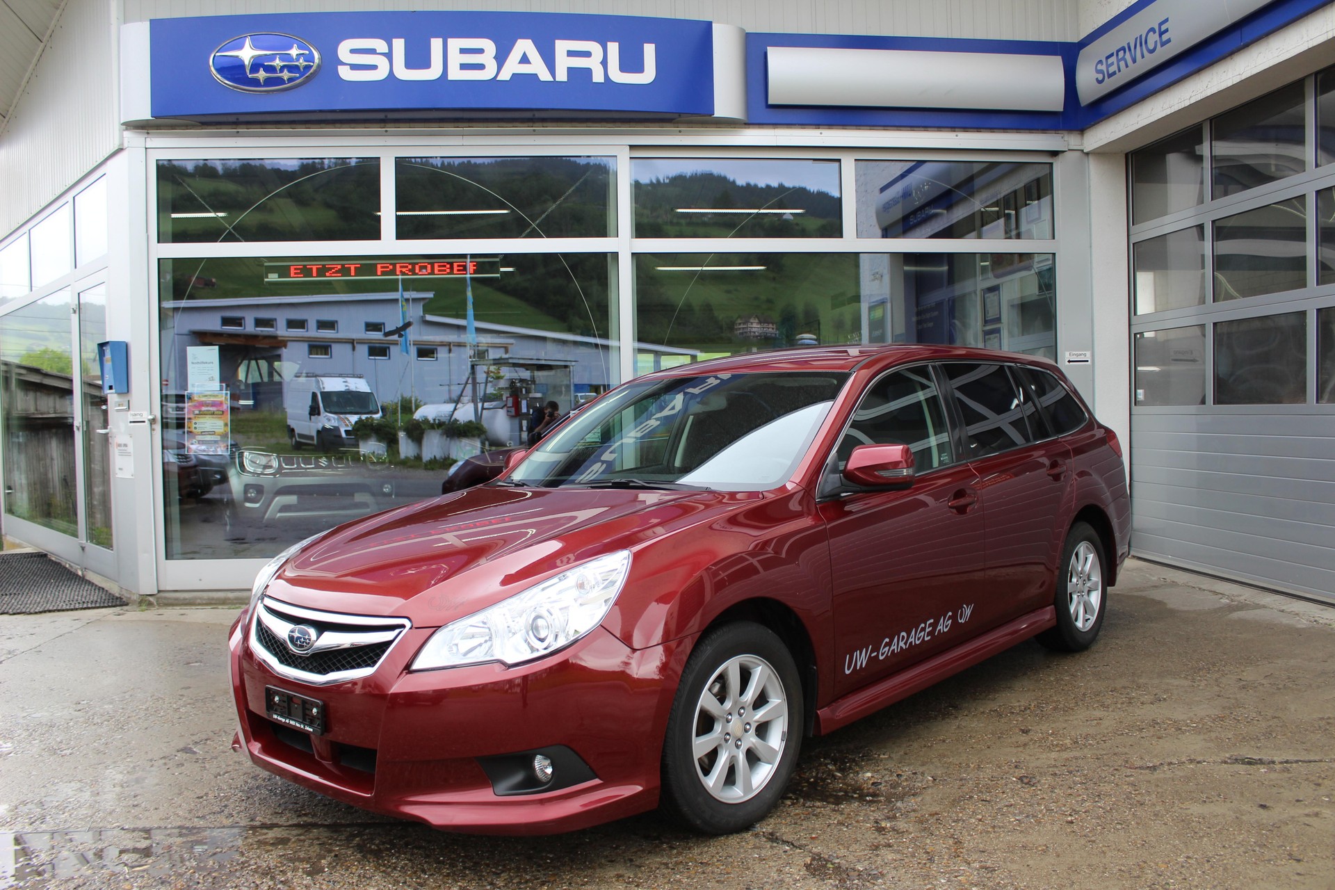 SUBARU Legacy Station 2.0i Swiss Special-image-1