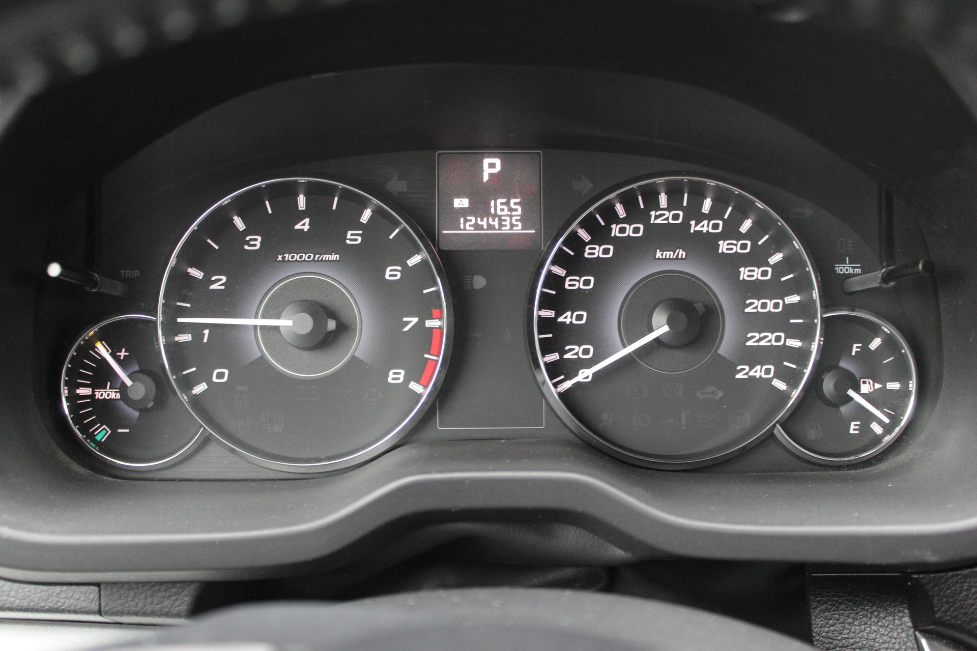 SUBARU Legacy Station 2.0i Swiss Special-image-10