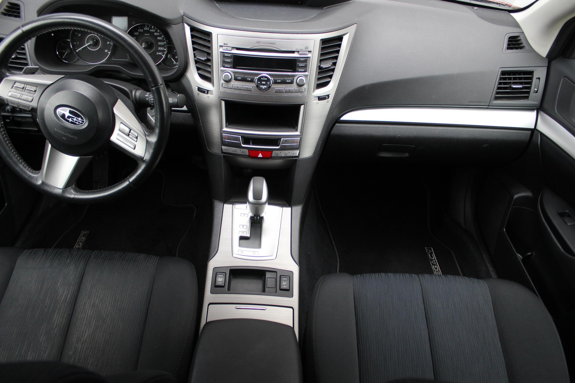 SUBARU Legacy Station 2.0i Swiss Special-image-9