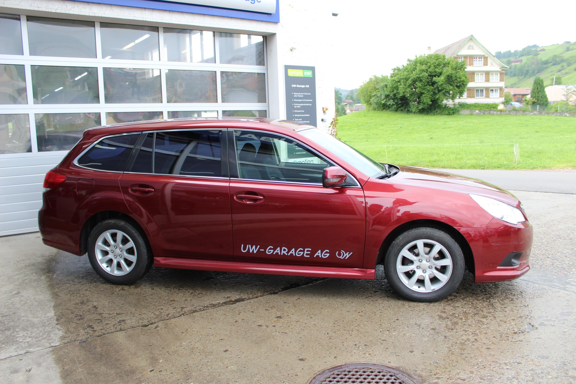 SUBARU Legacy Station 2.0i Swiss Special-image-3