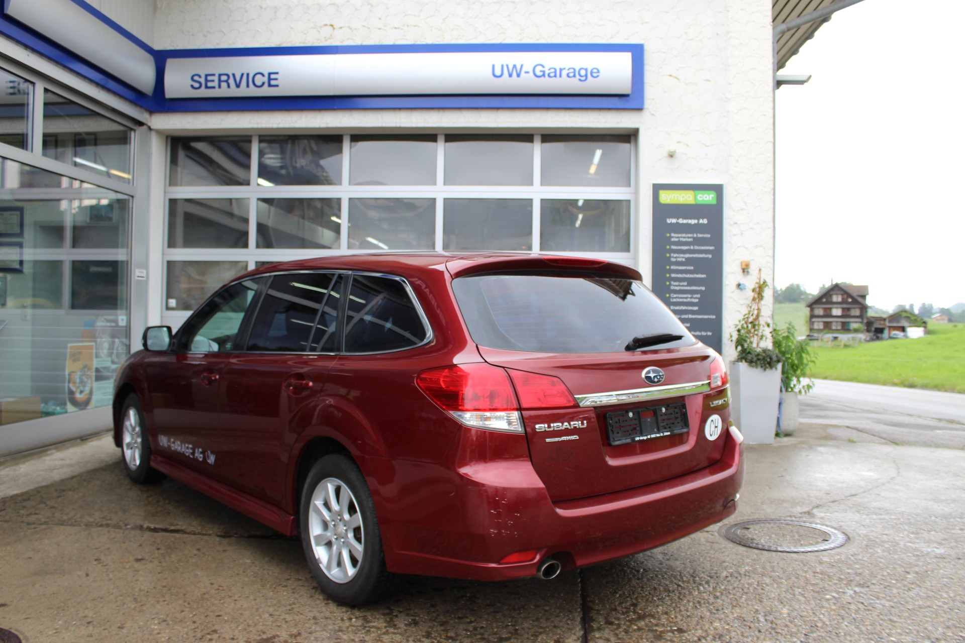 SUBARU Legacy Station 2.0i Swiss Special-image-6