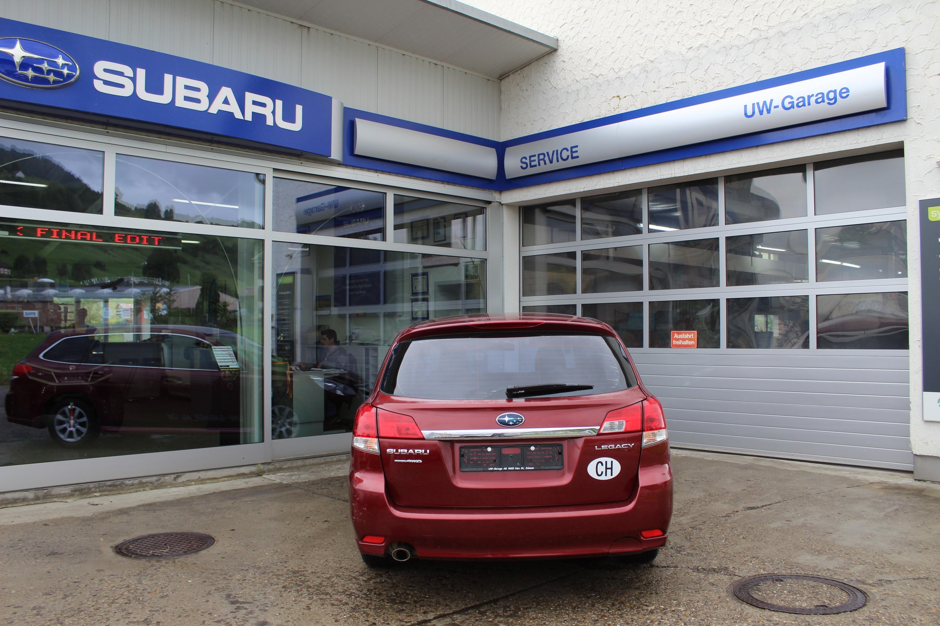 SUBARU Legacy Station 2.0i Swiss Special-image-4