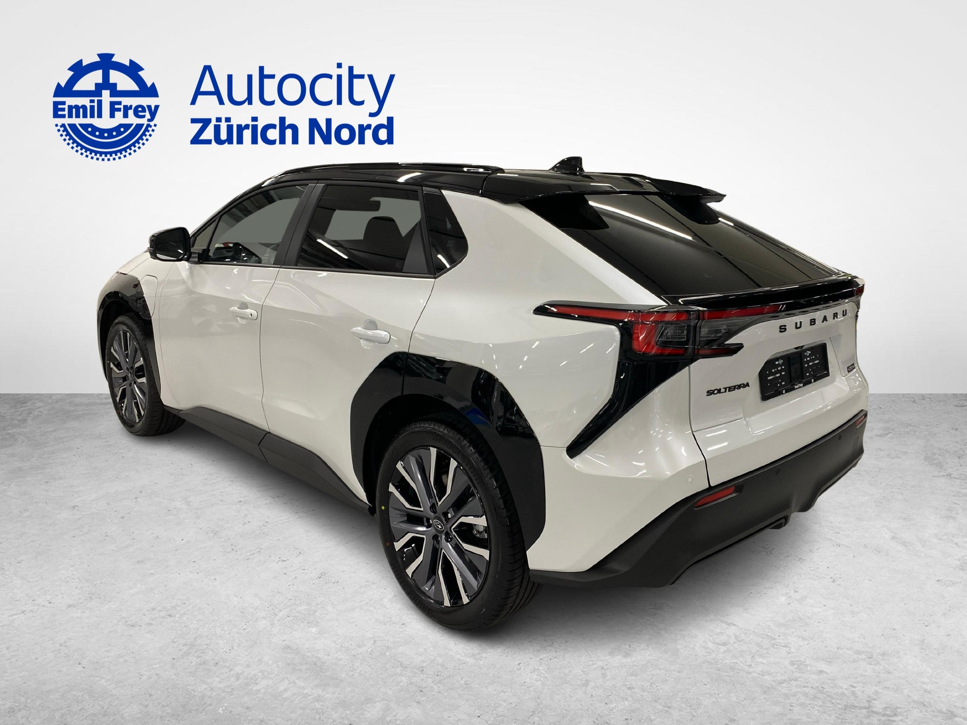 SUBARU Solterra eV Luxury AWD-image-2